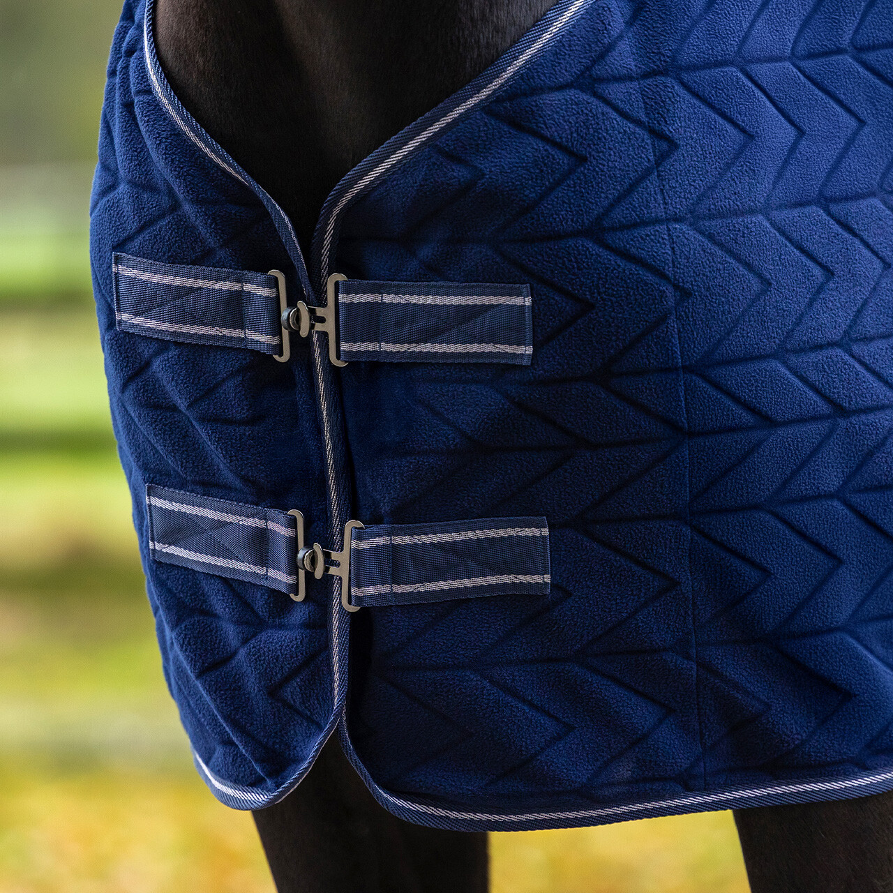 Fleece rug Embossed with removable neck piece in navy