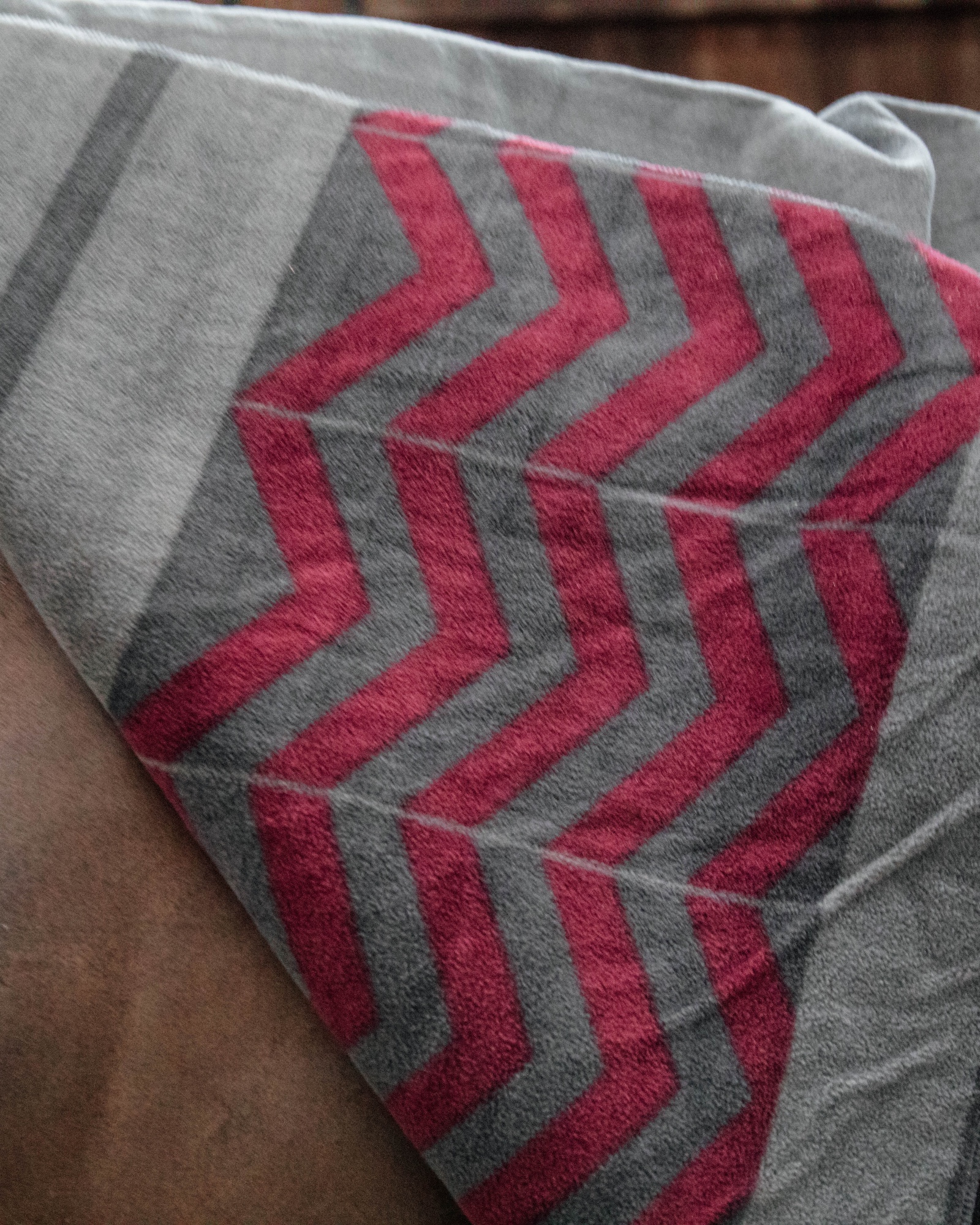 Fleece blanket Square Heavy Fishbone grey/bordeaux