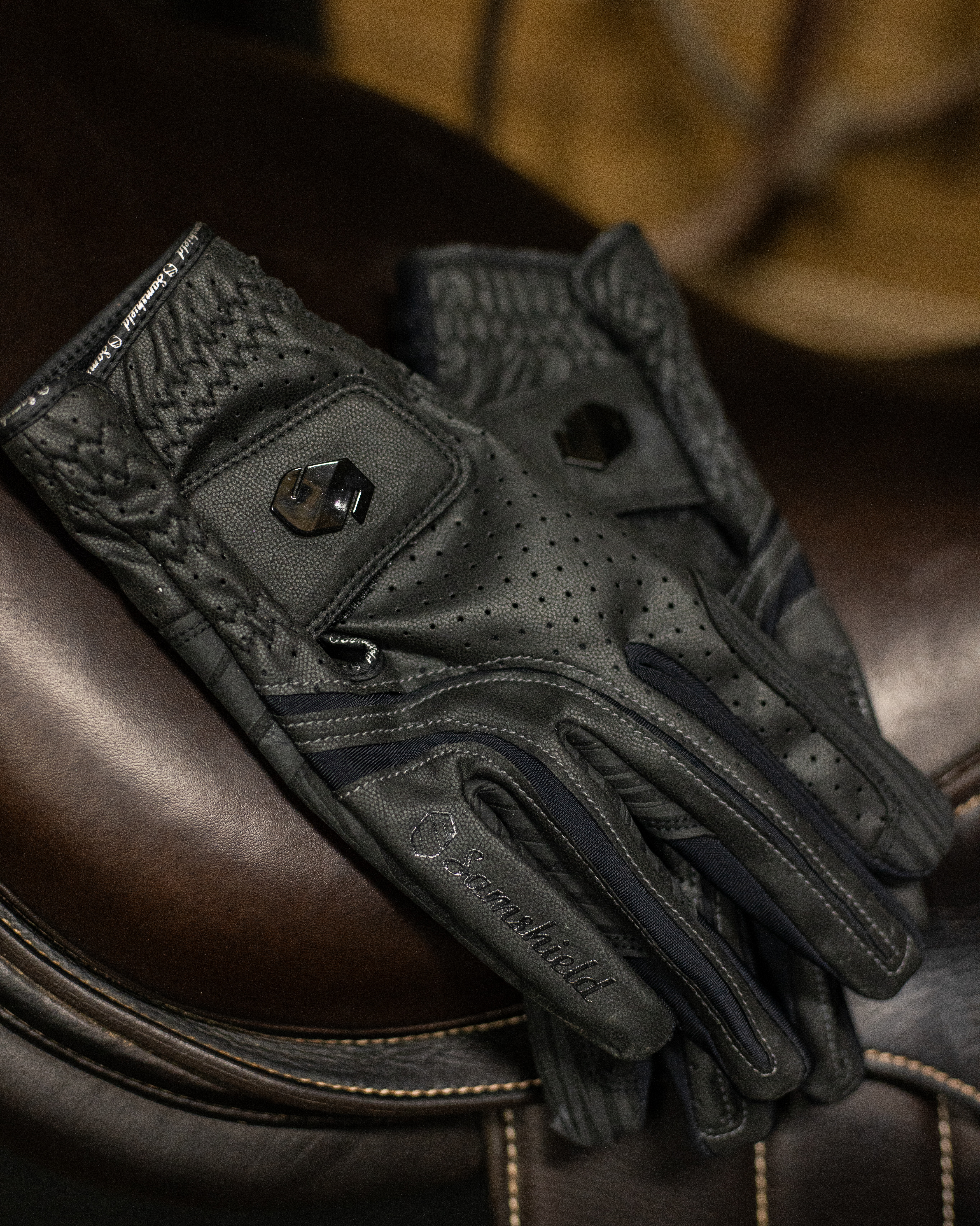 Riding glove V-Skin Blason Shine Black in black