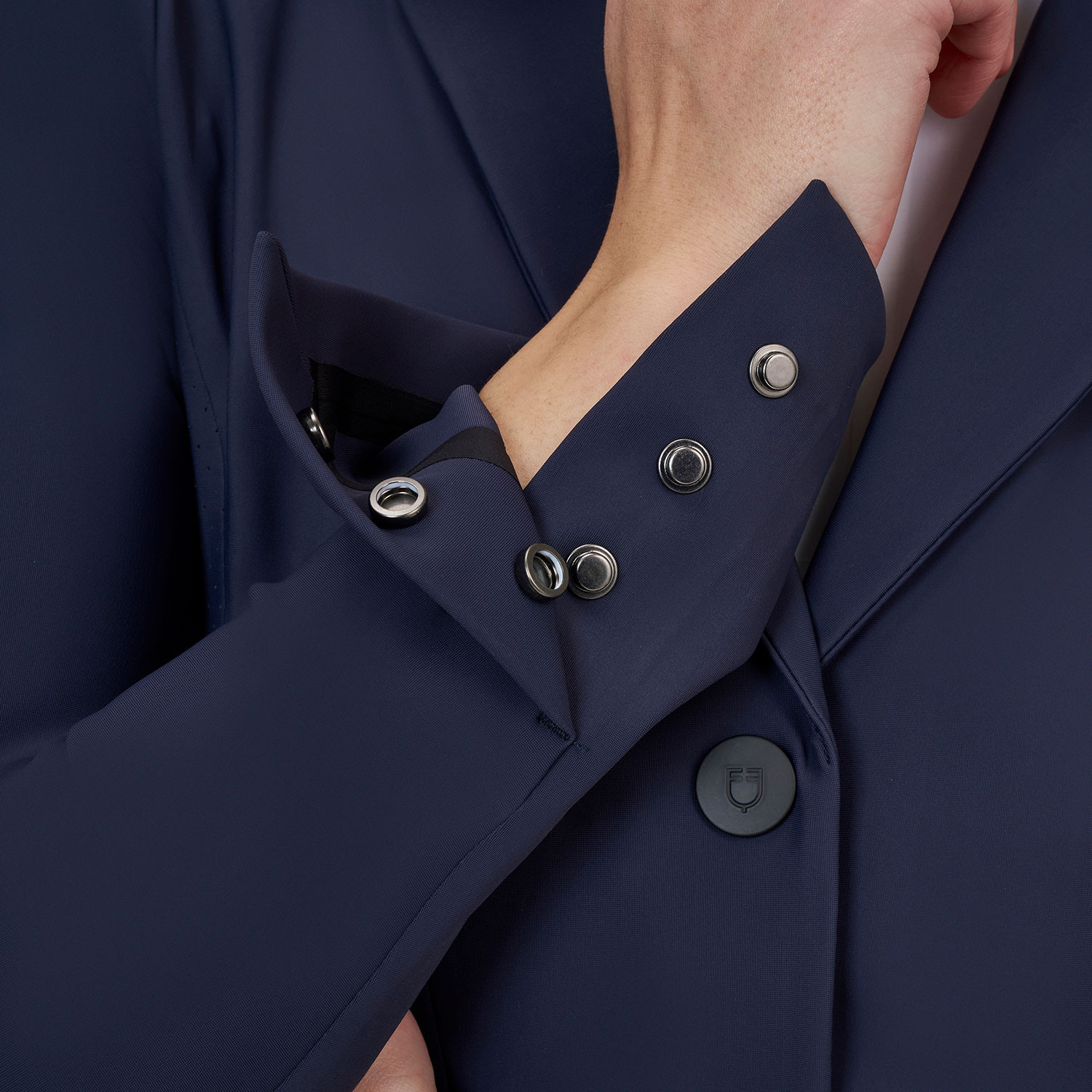 Damen-Turnierjacke mit verschweißten Nähten