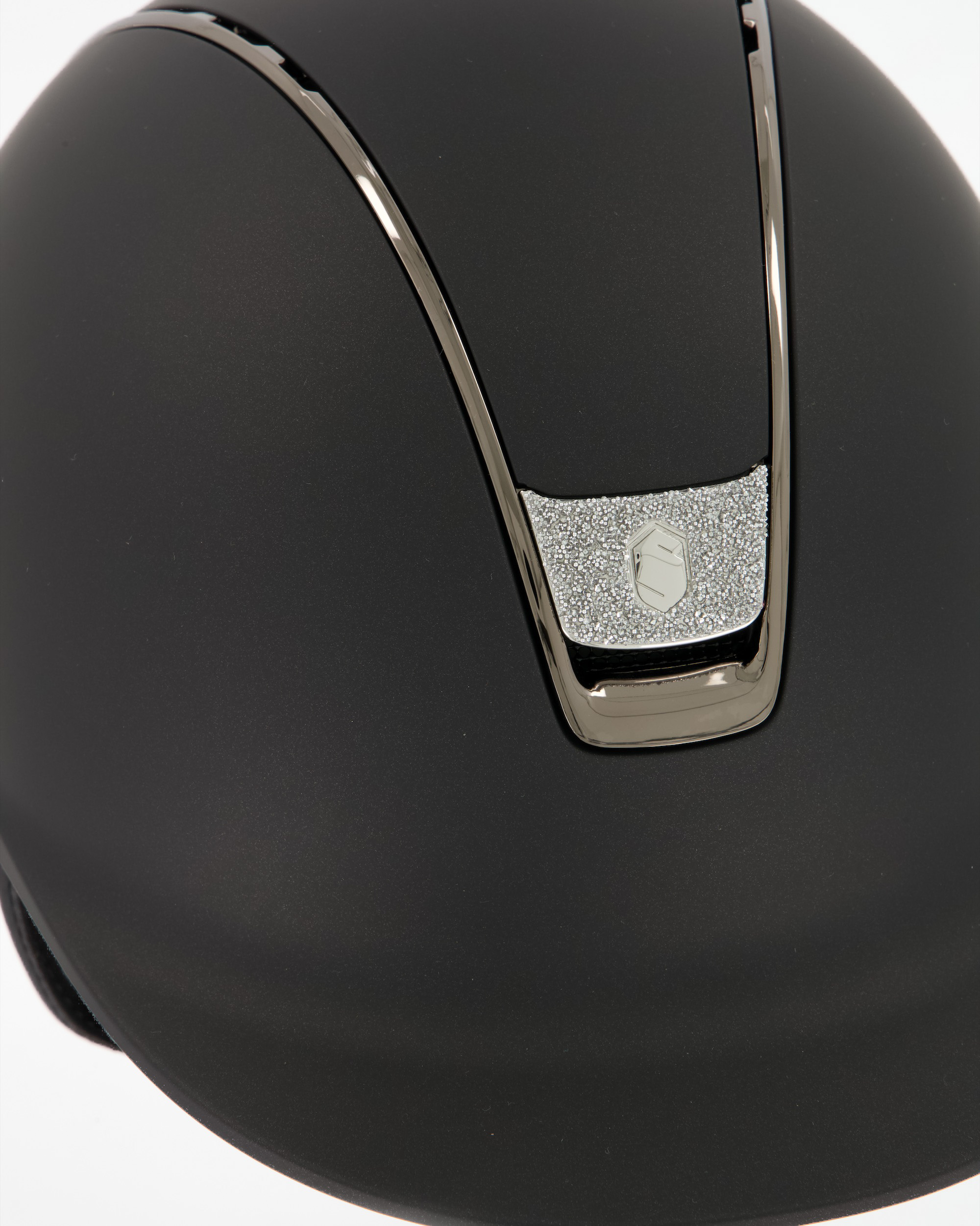 Riding helmet 2.0 Shadowmatt Black, Trim Black Chrome, Blason Crystal Fabric silver