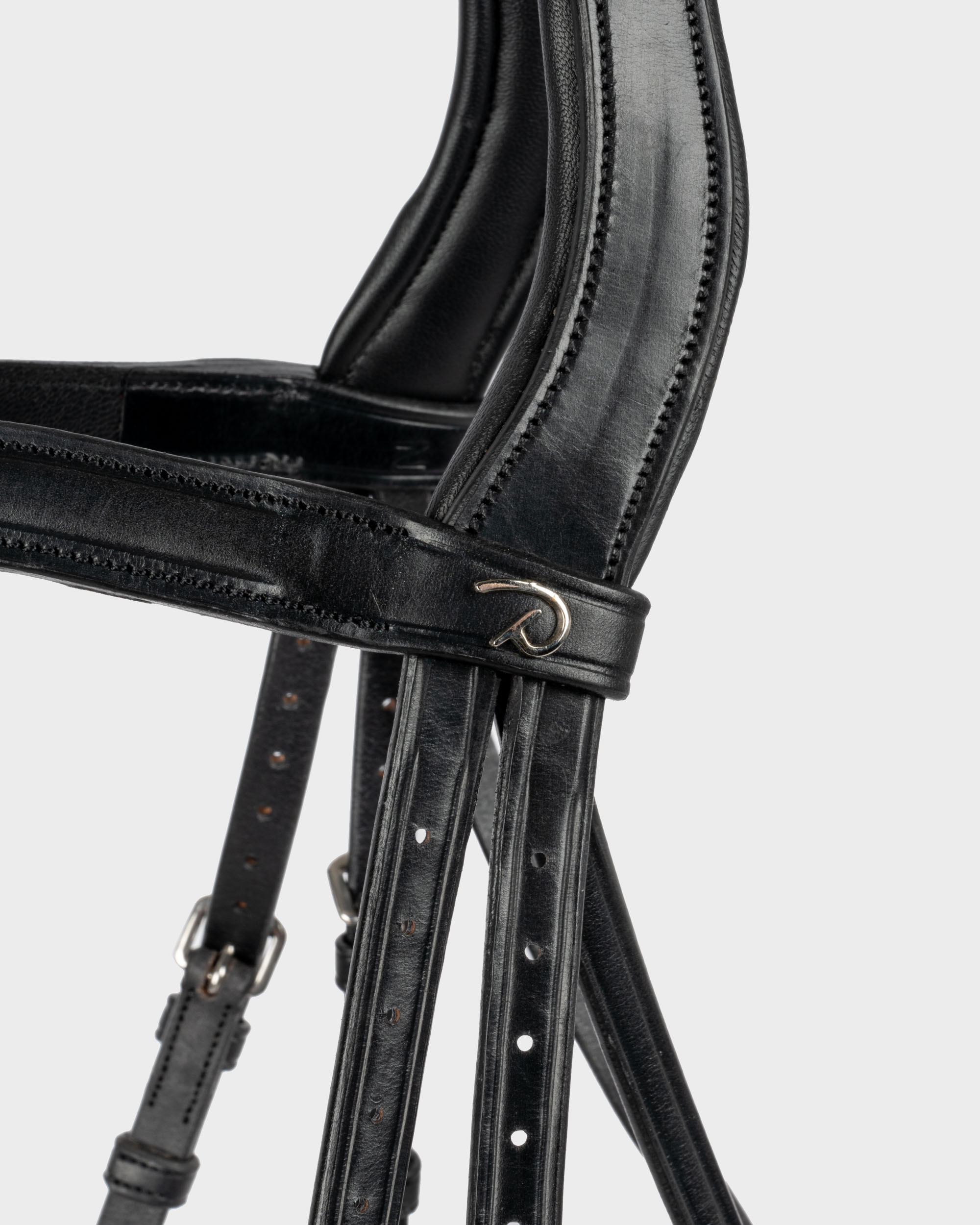 Snaffle bridle Swedish wide with patent in black
