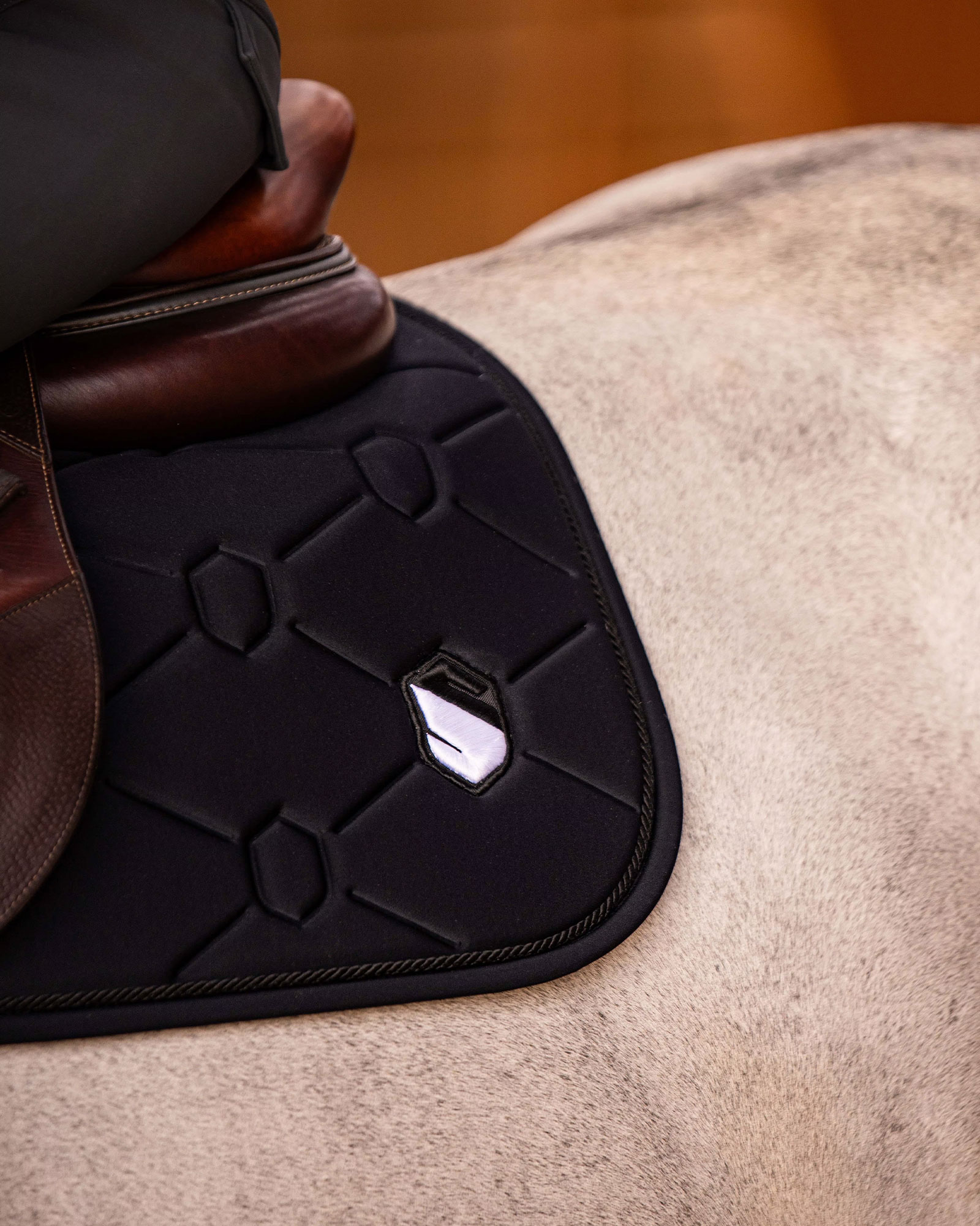 Springschabracke Embroidery