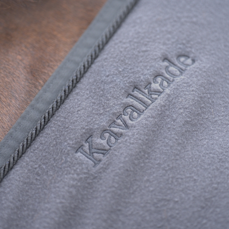 Fleece sweat rug with bib - removable