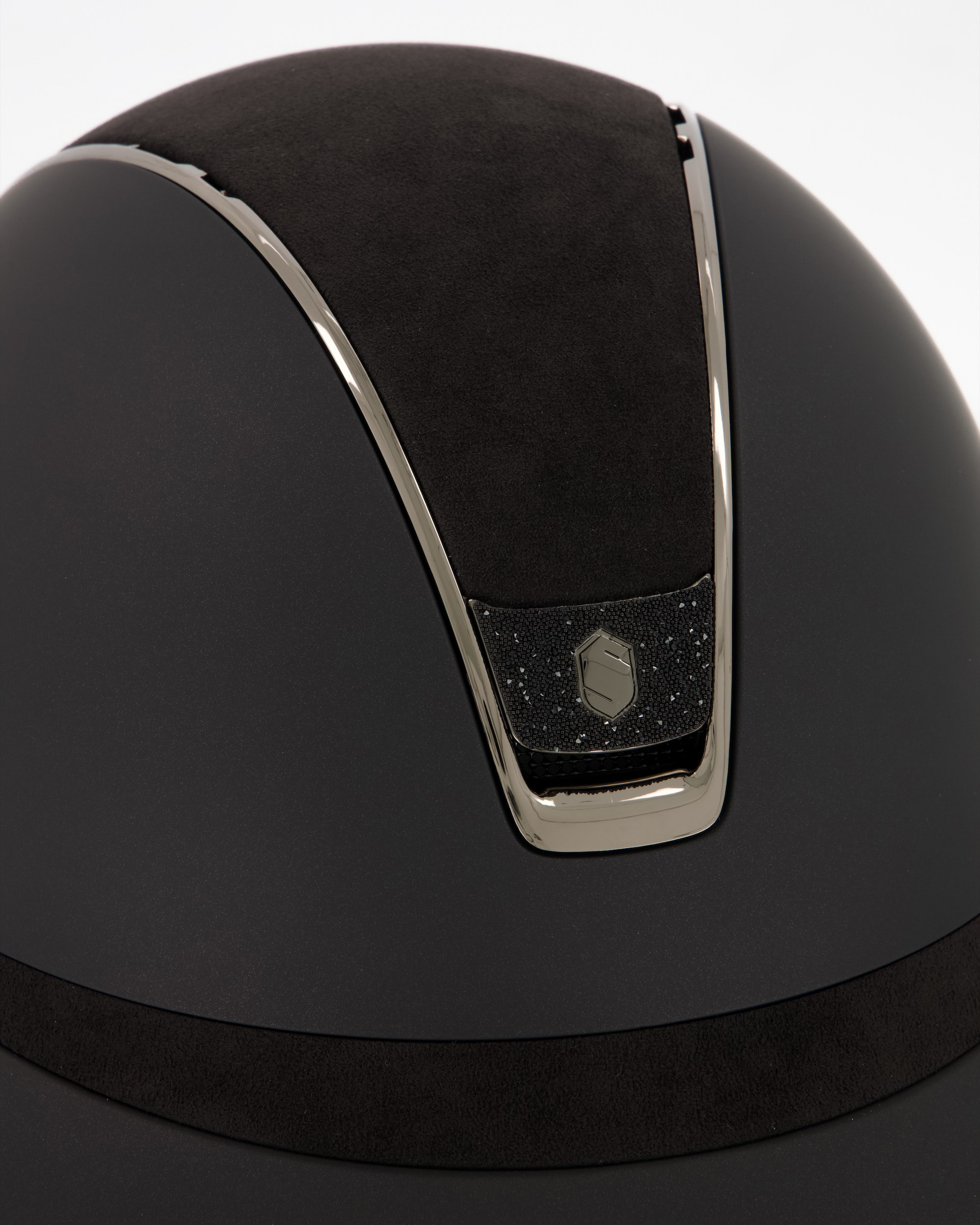 Riding helmet 2.0 Miss Shield Shadowmatt Top u. Frontal Band Alcantara, Trim Chrome Black, Blason Crystal Fabric Black in black