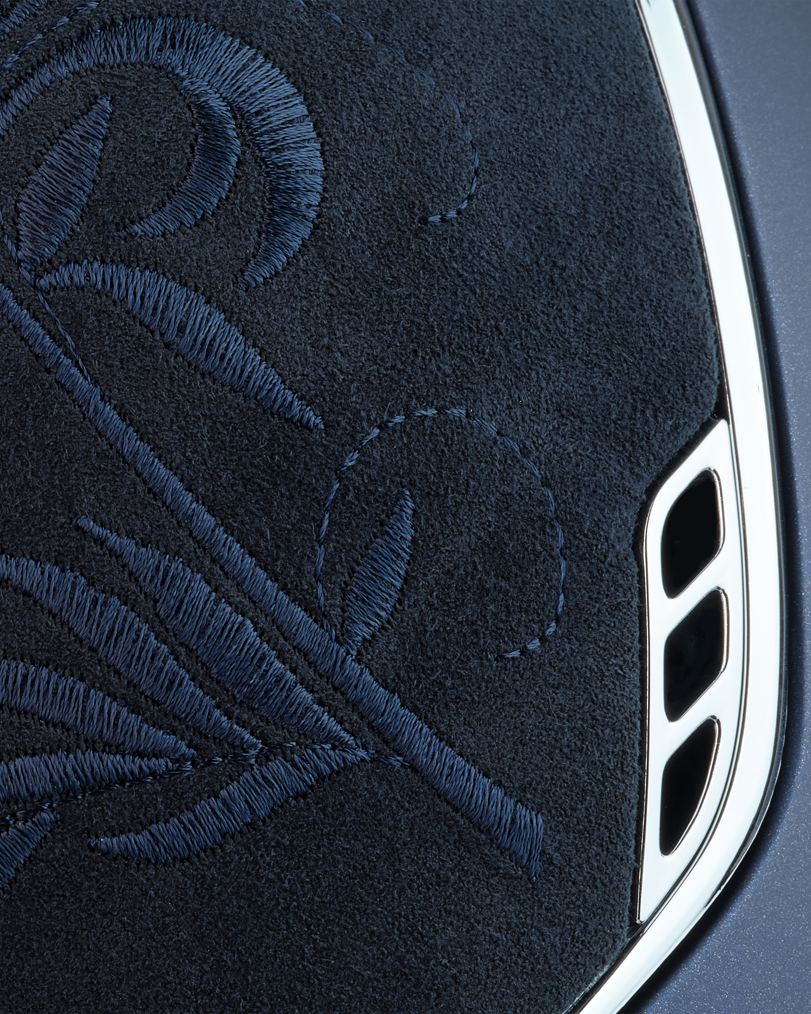 Reithelm 2.0 Miss Shield Shadowmatt Blue, Top u. Frontal Band Fower Embroidery, Trim Chrome, Blason Crystal Fabric Silver in blau