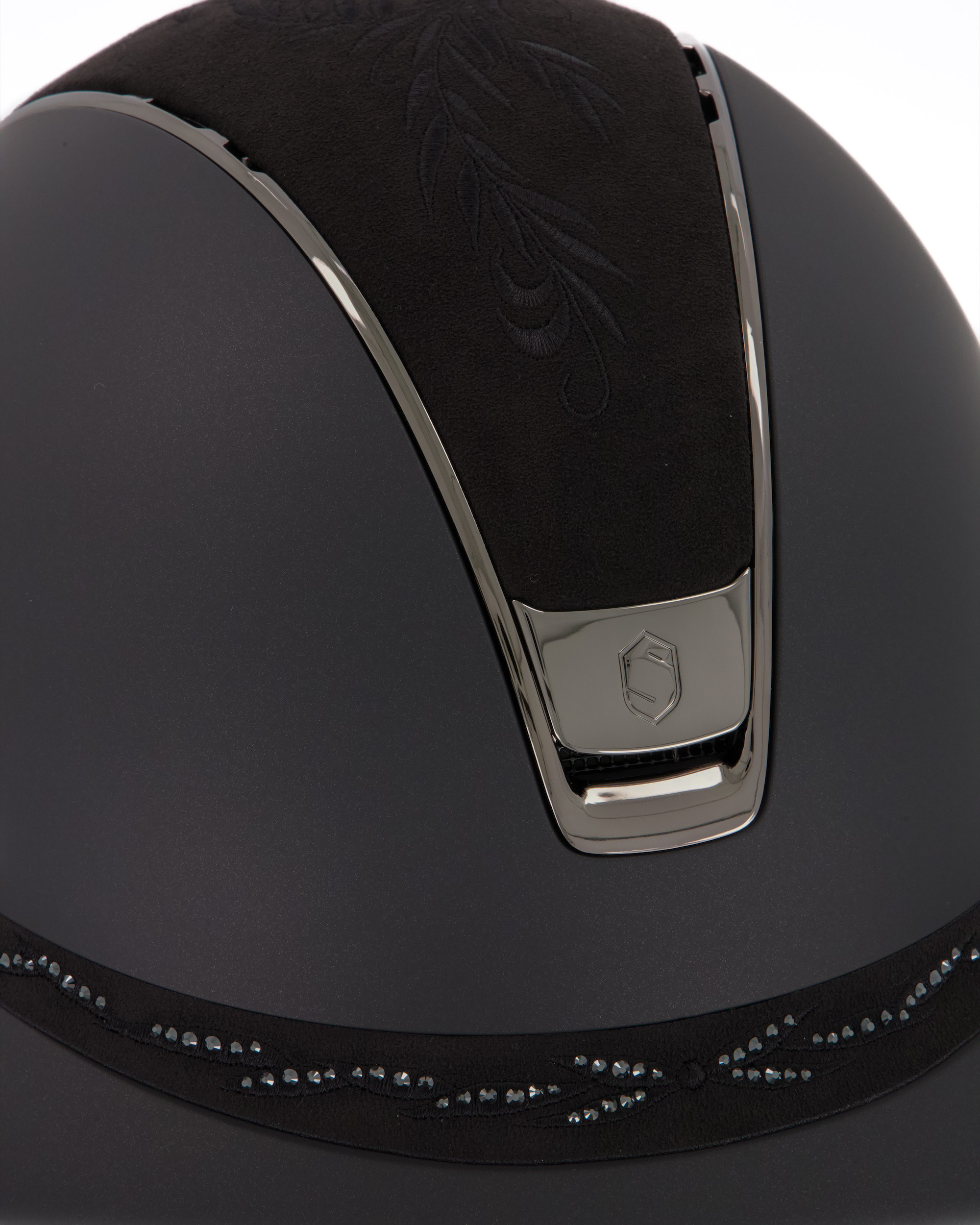 Reithelm 2.0 Miss Shield Shadowmatt Black, Top Flower Embroidery Black, Frontal Band Flower Swarovski Black, Trim u. Blason Chrome Black
