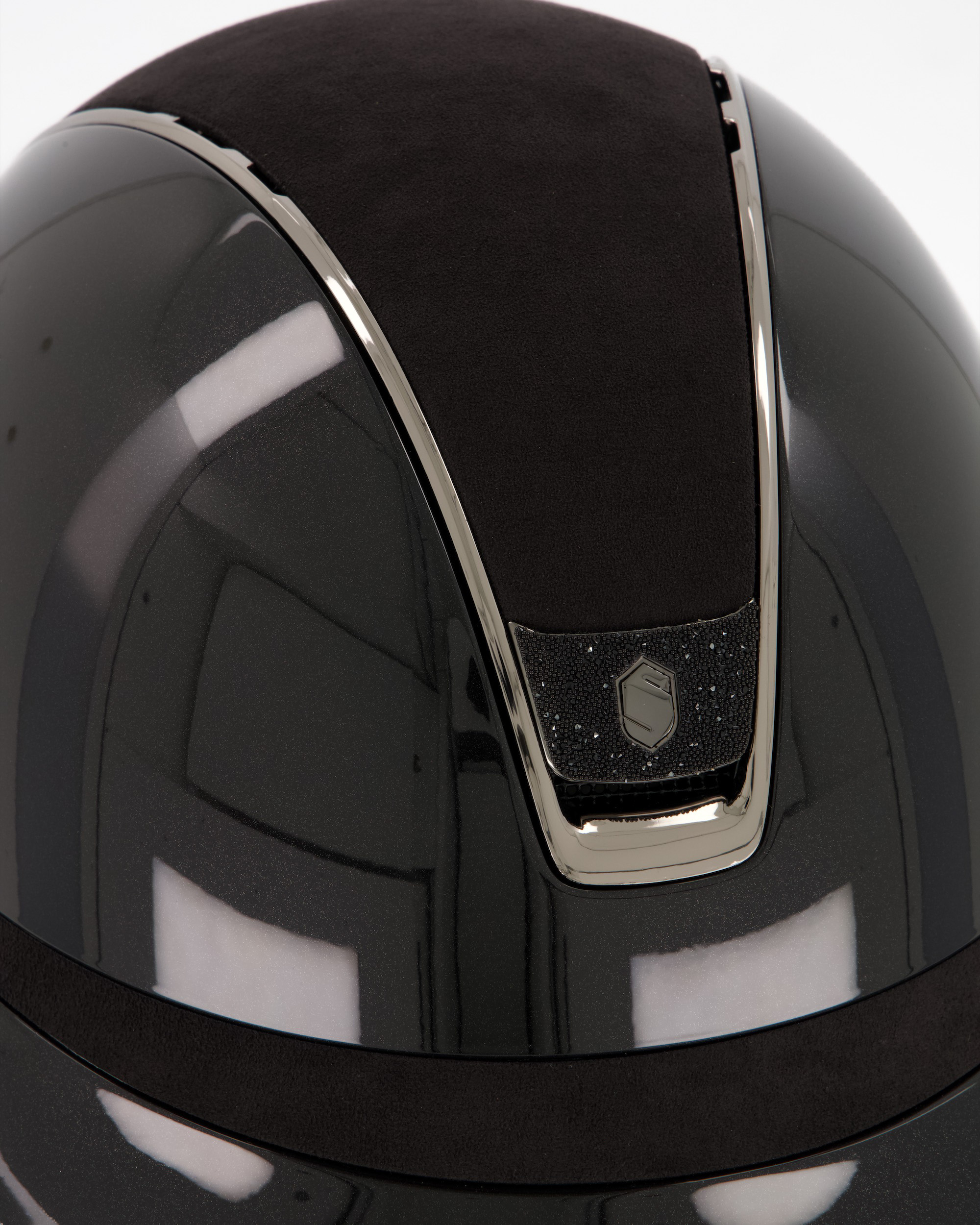 Riding helmet 2.0 Miss Shield Shadowglossy Top u. Frontal Band Alcantara, Trim Chrome Black, Blason Crystal Fabric Black in black
