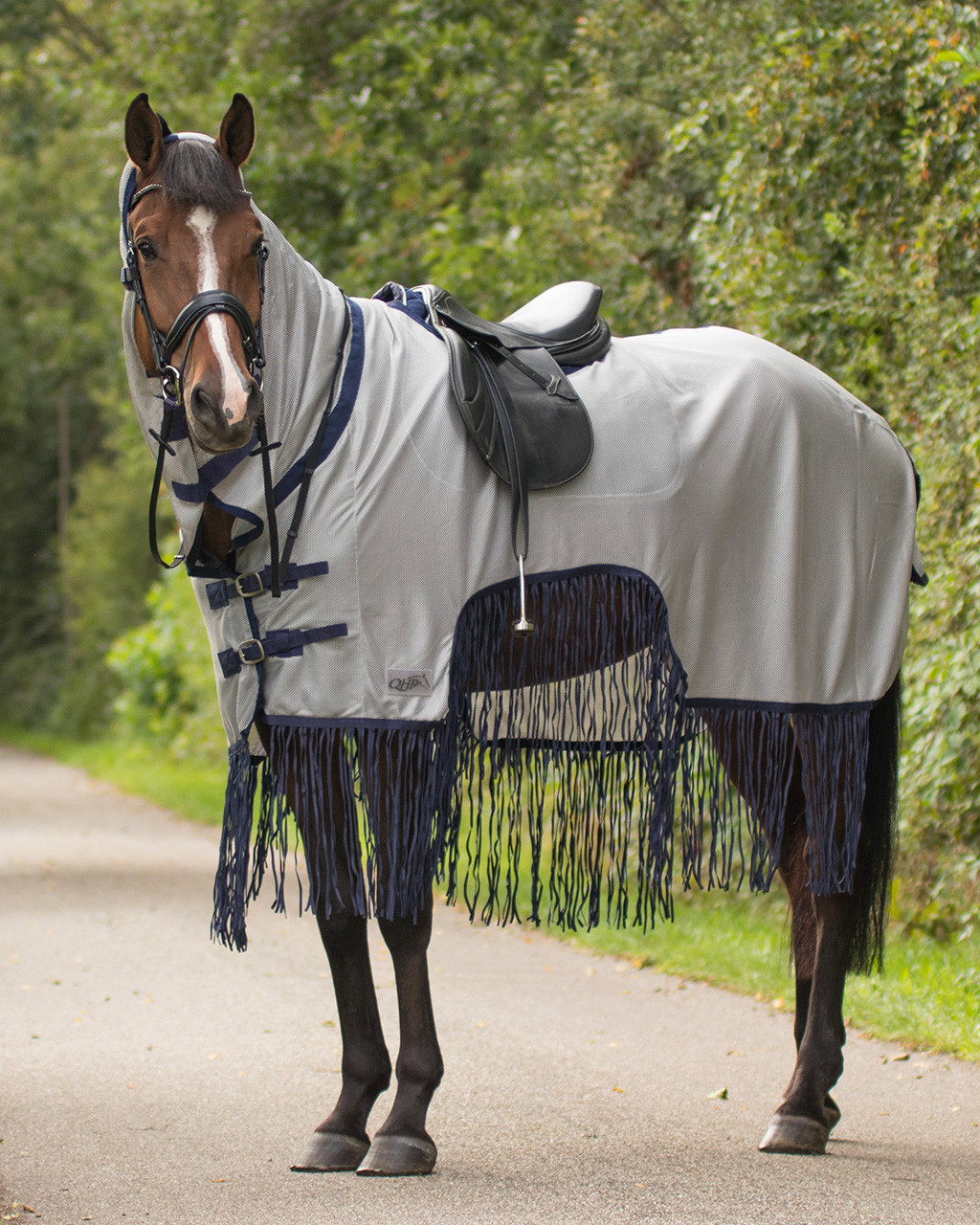 Fly riding rug with fringes