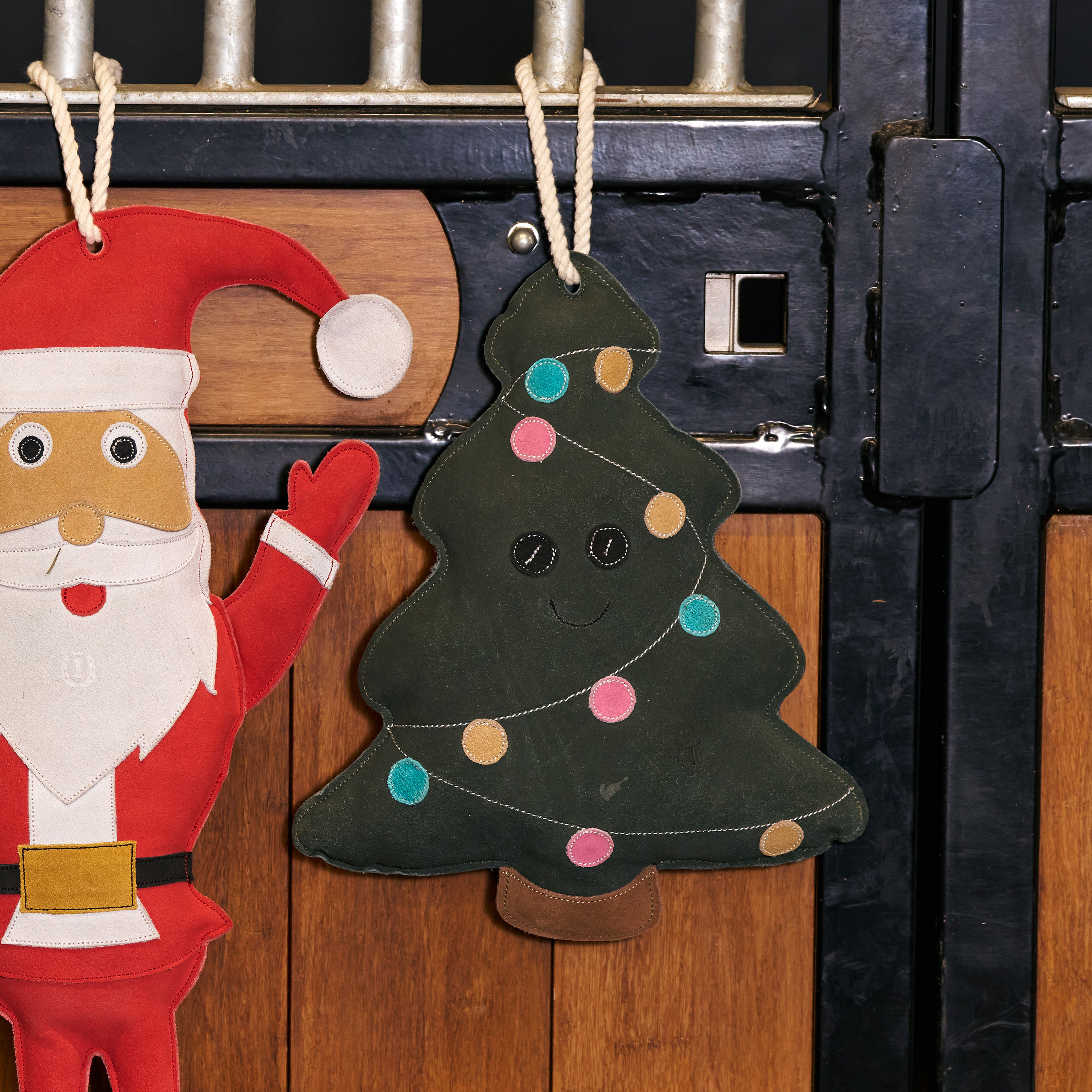 Stable buddy Christmas tree