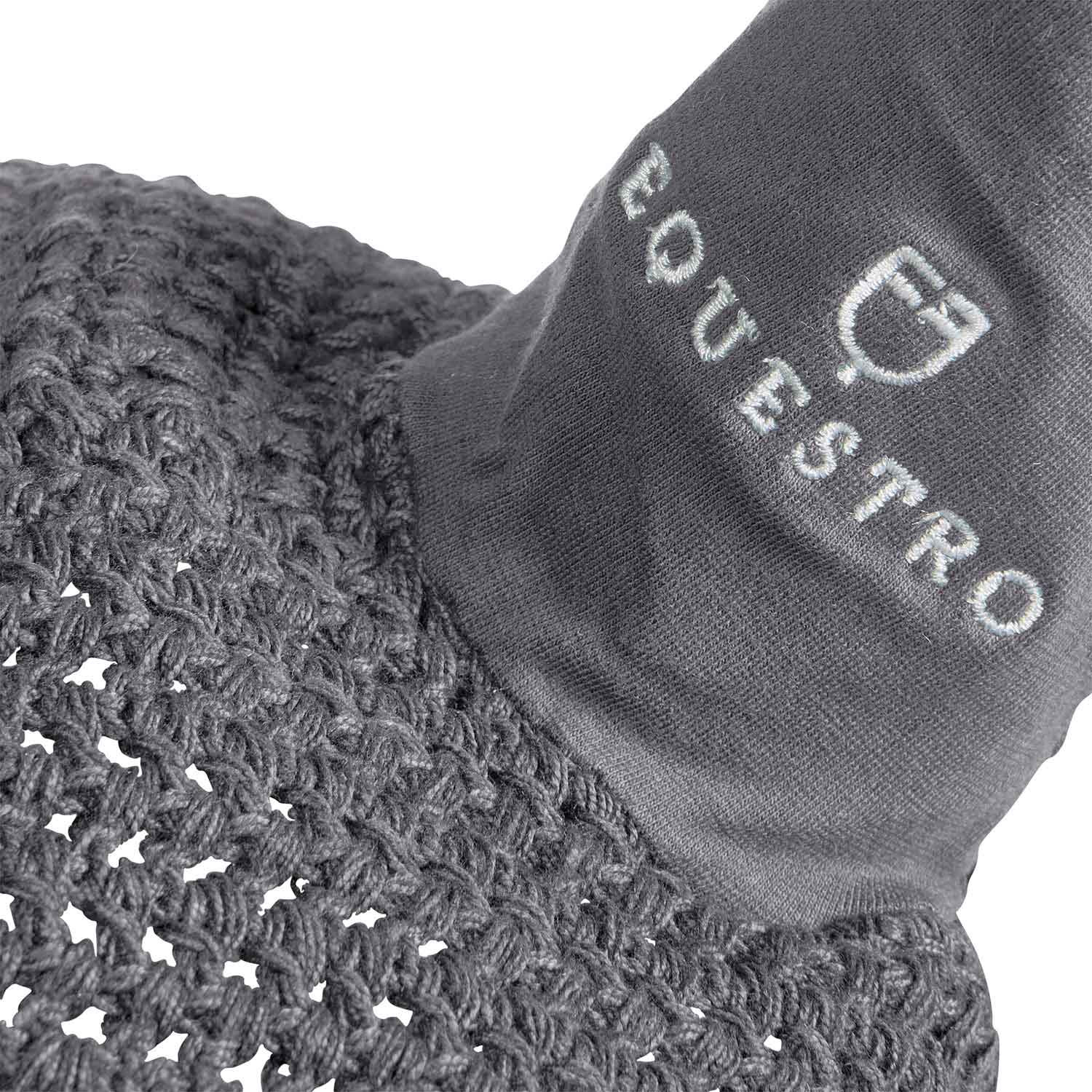 Gestrickte Fliegenhaube mit elastischem Stirnriemen