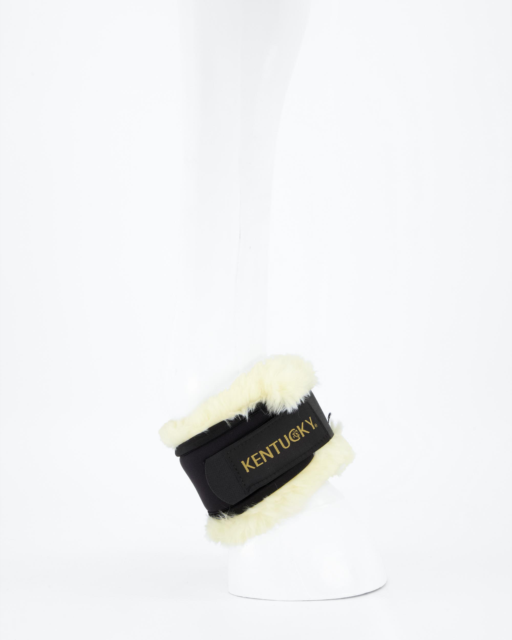 Fetlock guard with lambskin