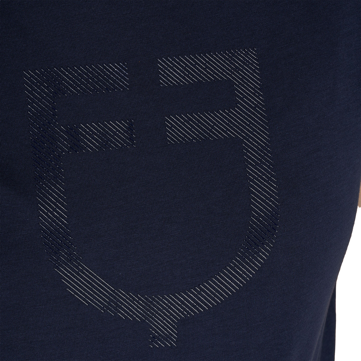 Basic T-Shirt mit tonalem Glanzlogo