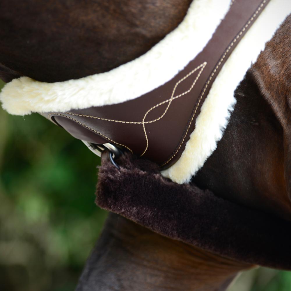 Long girth lambskin anatomical