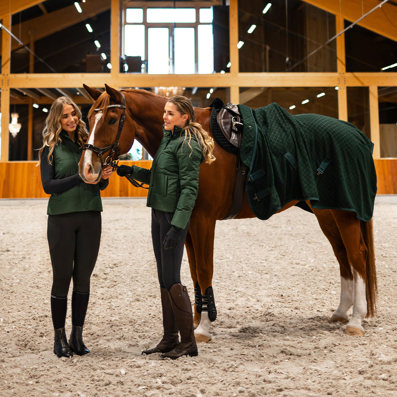 Rayah winter jacket with detachable sleeves