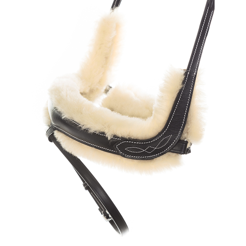 Snaffle "Ivy lambskin" close-comb.
