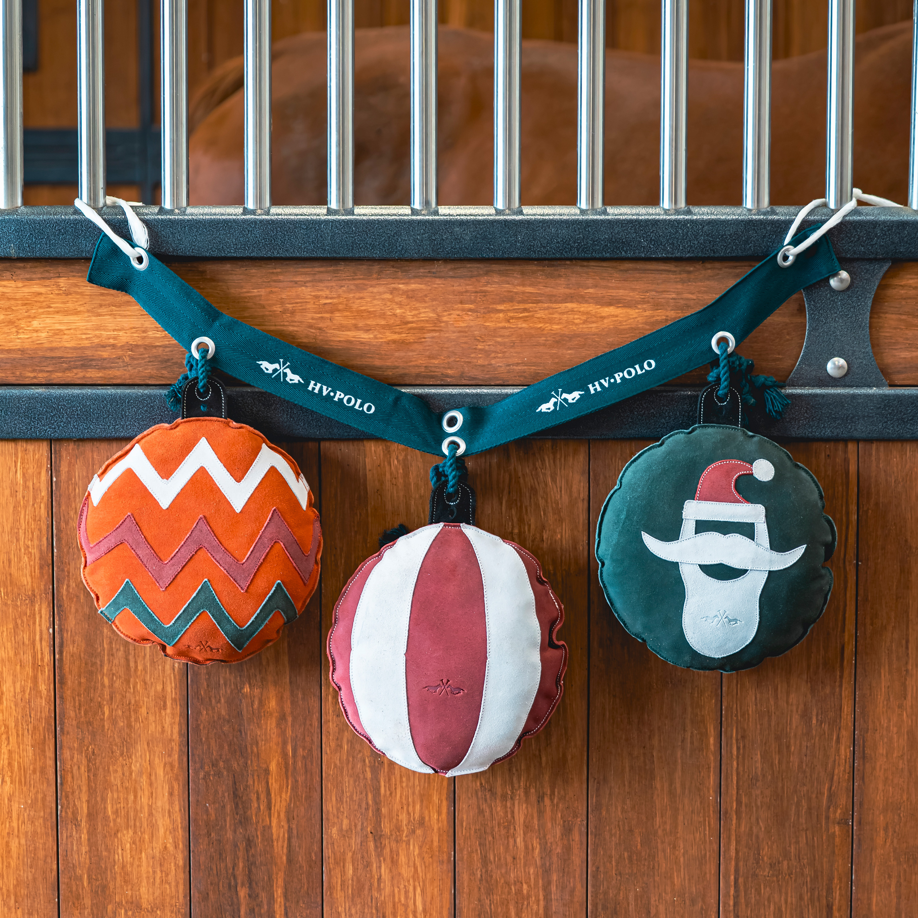 Stable buddy Bell bulbs