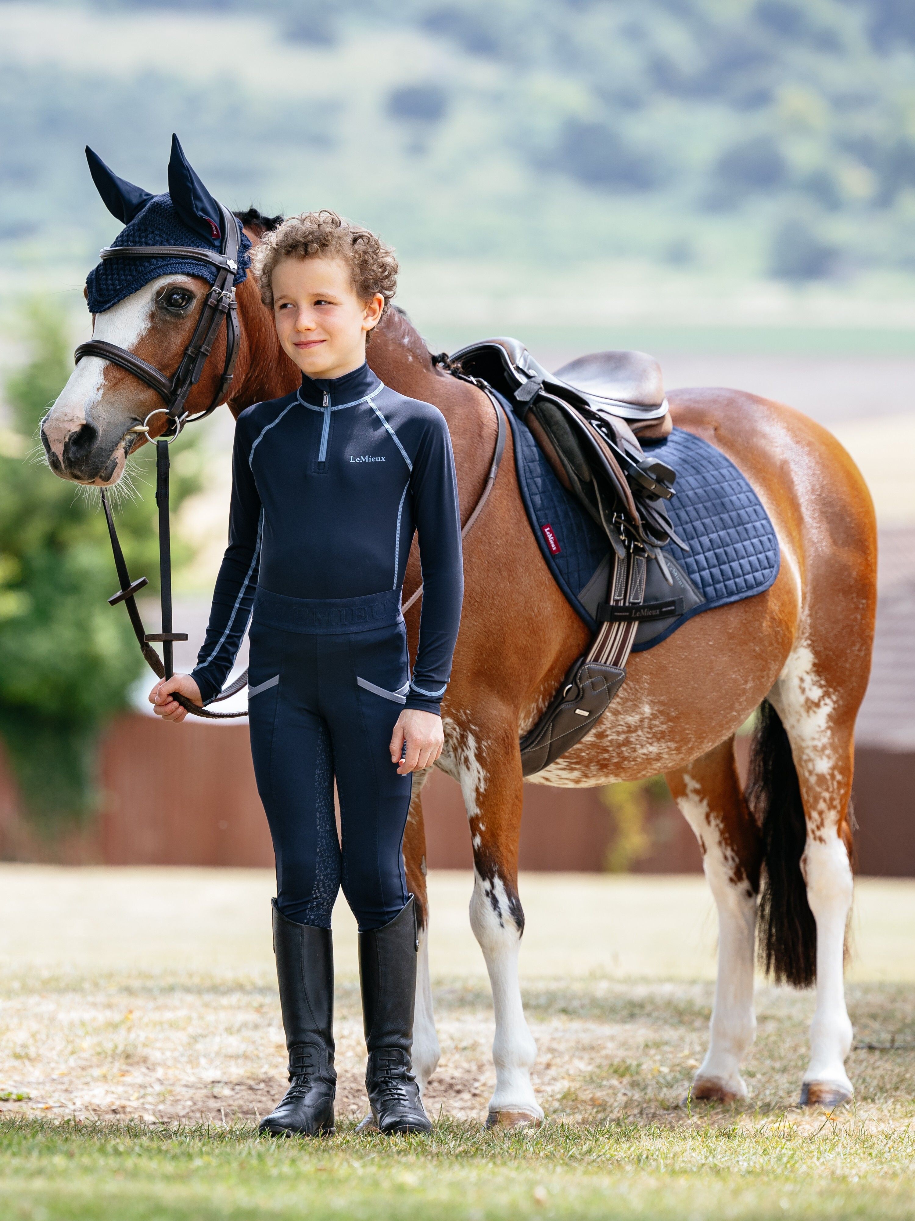 Mini Suede Close Contact zadeldek