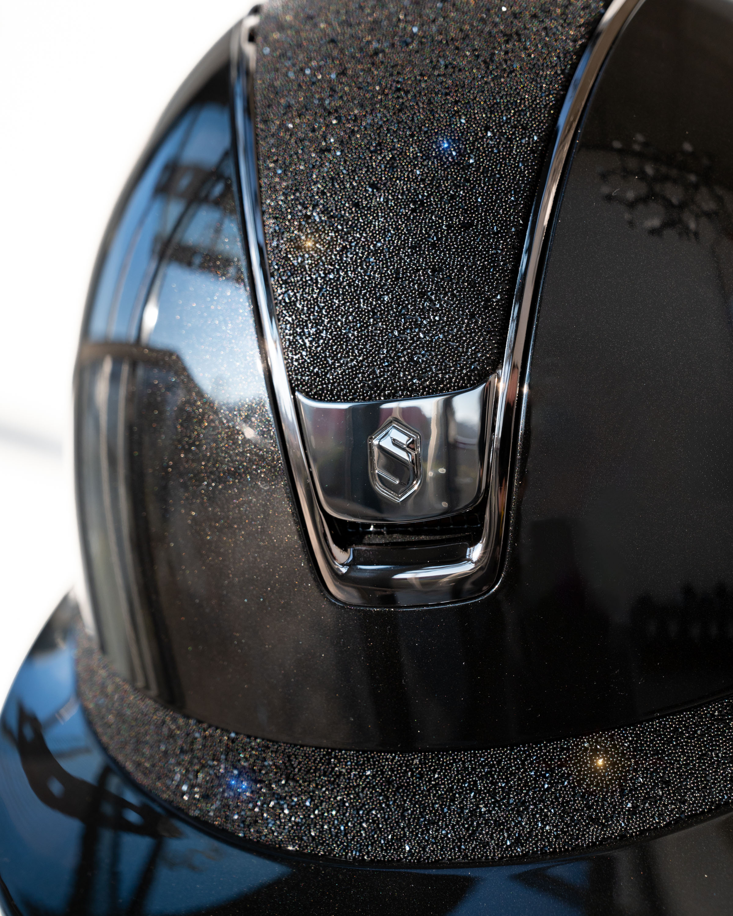 Riding helmet 2.0 Miss Shield Shadowglossy black Top u. Frontal Band Crystal Fabric Black, Trim Chrome Black, Blason Chrome Black in black