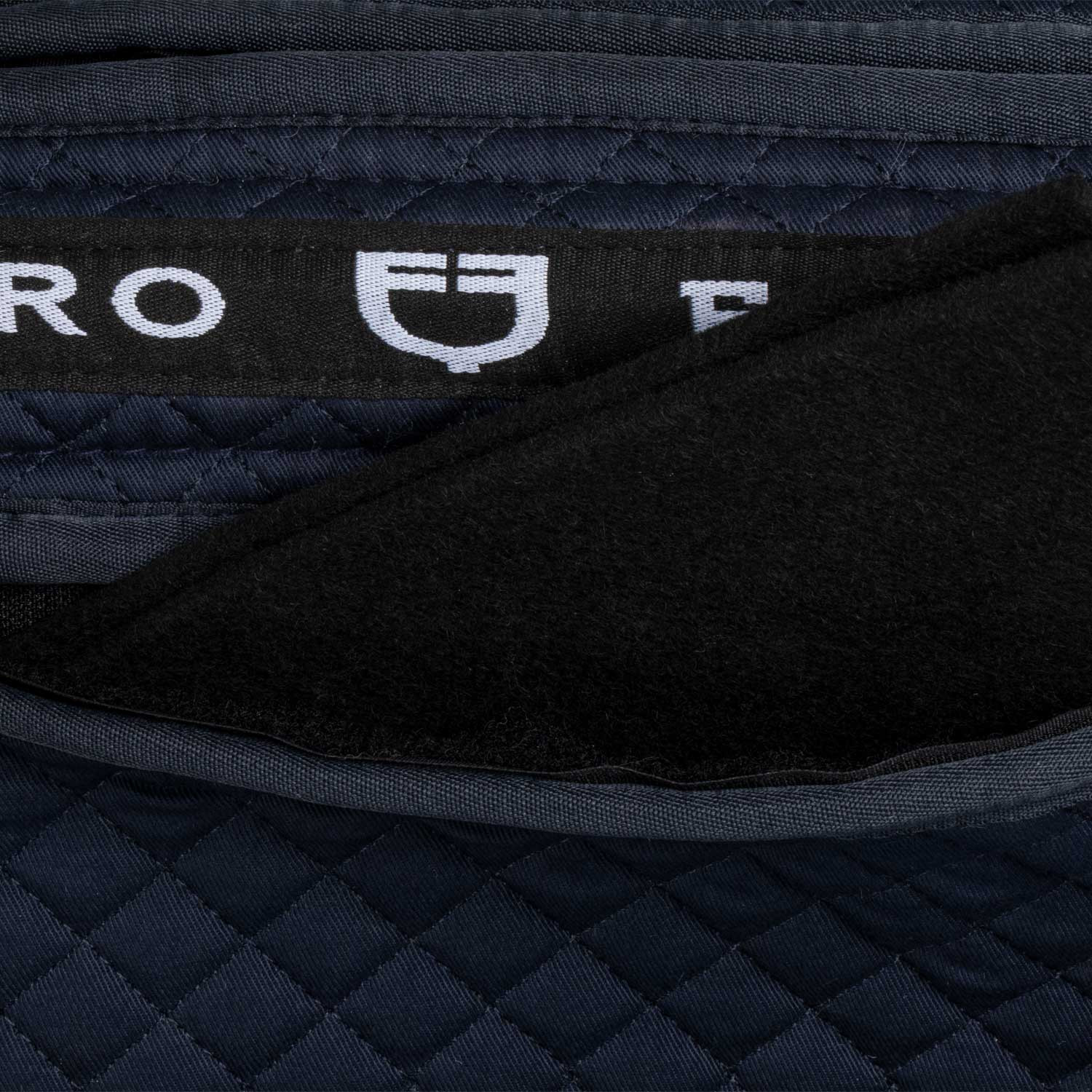 Baumwoll-Schabracke mit Taschen und Lammfell