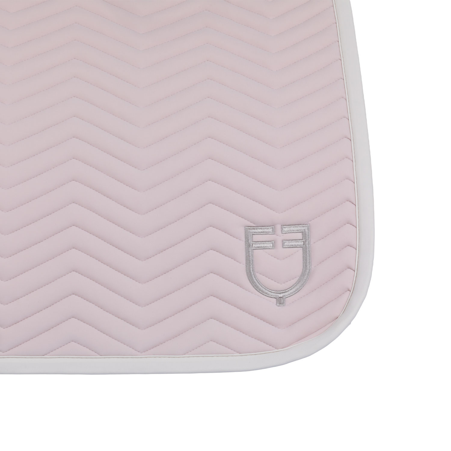 Dressurschabracke mit Wellensteppung