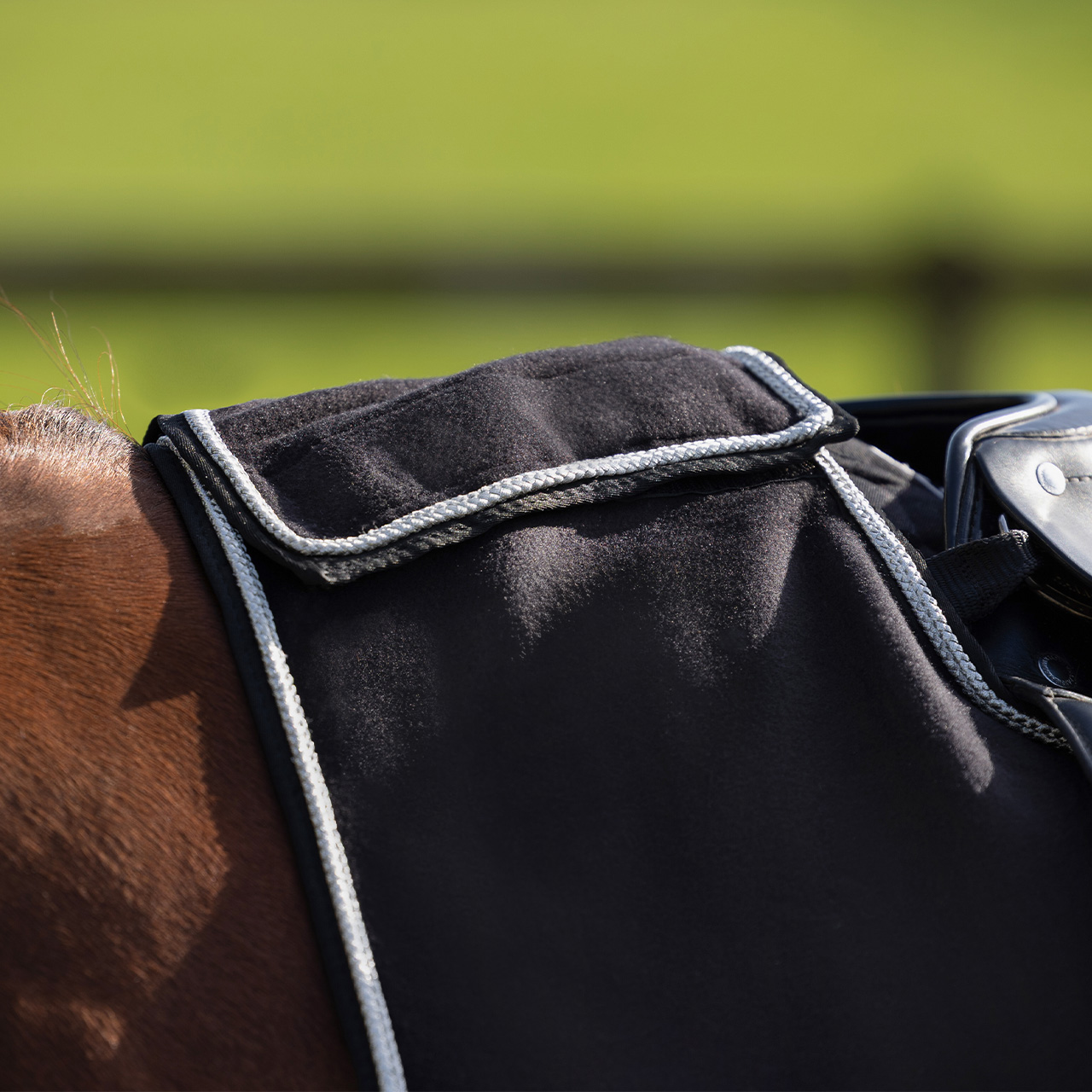 Riding rug fleece with ornament
