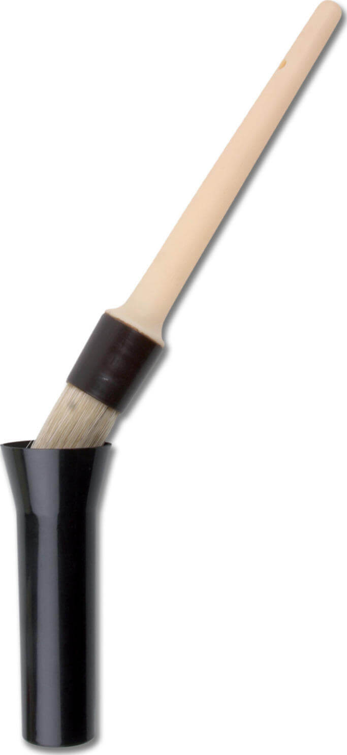 Hoof brush with cap