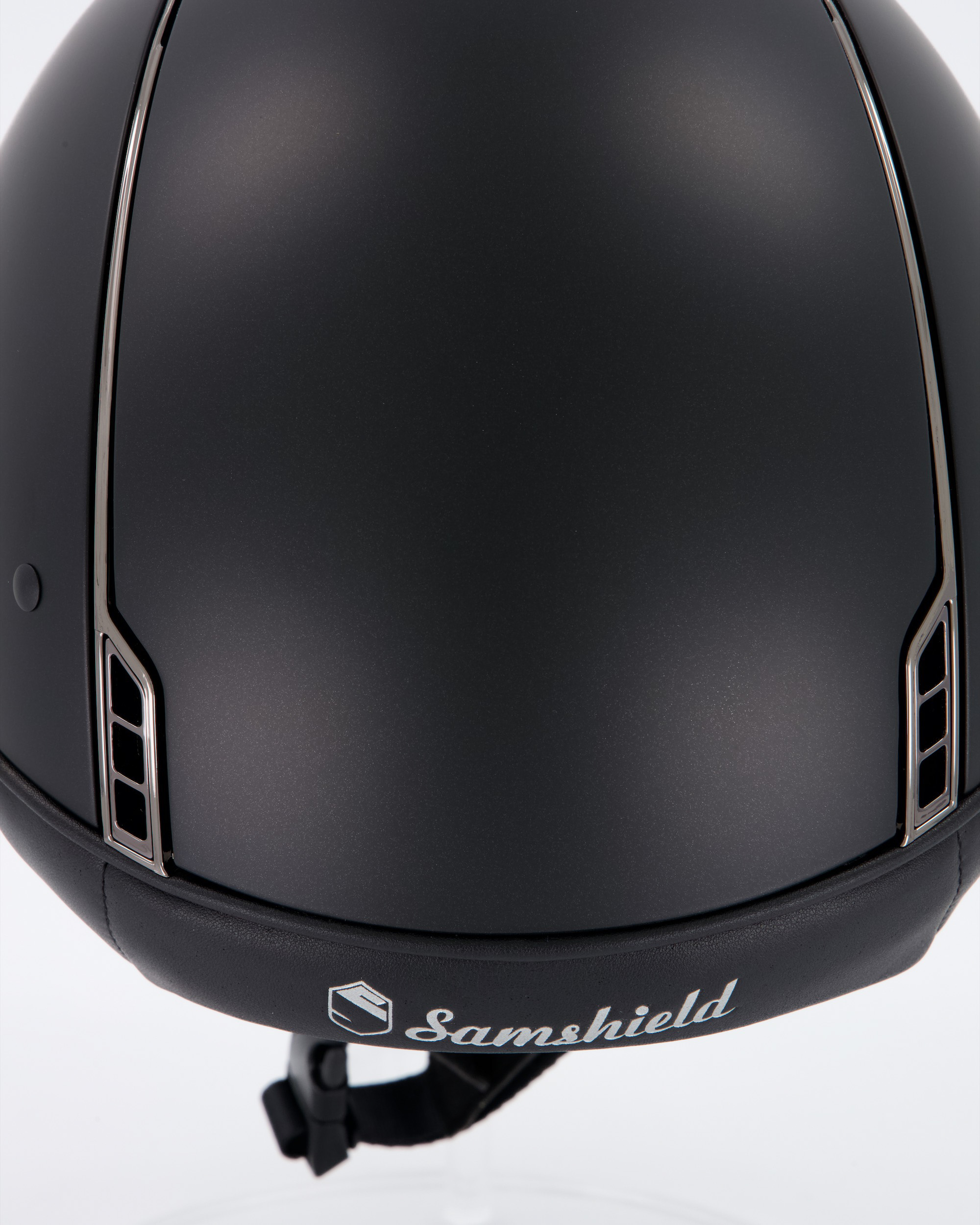 Reithelm Miss Shield Shadowmatt Black, Frontal Band Crystal Fabric Swarovski Black, Trim Chrome Black, Blason Chrome Black