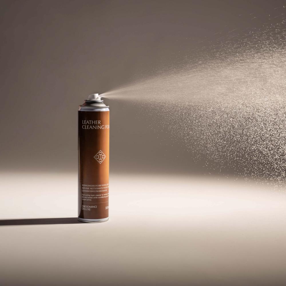 Leather cleaning foam