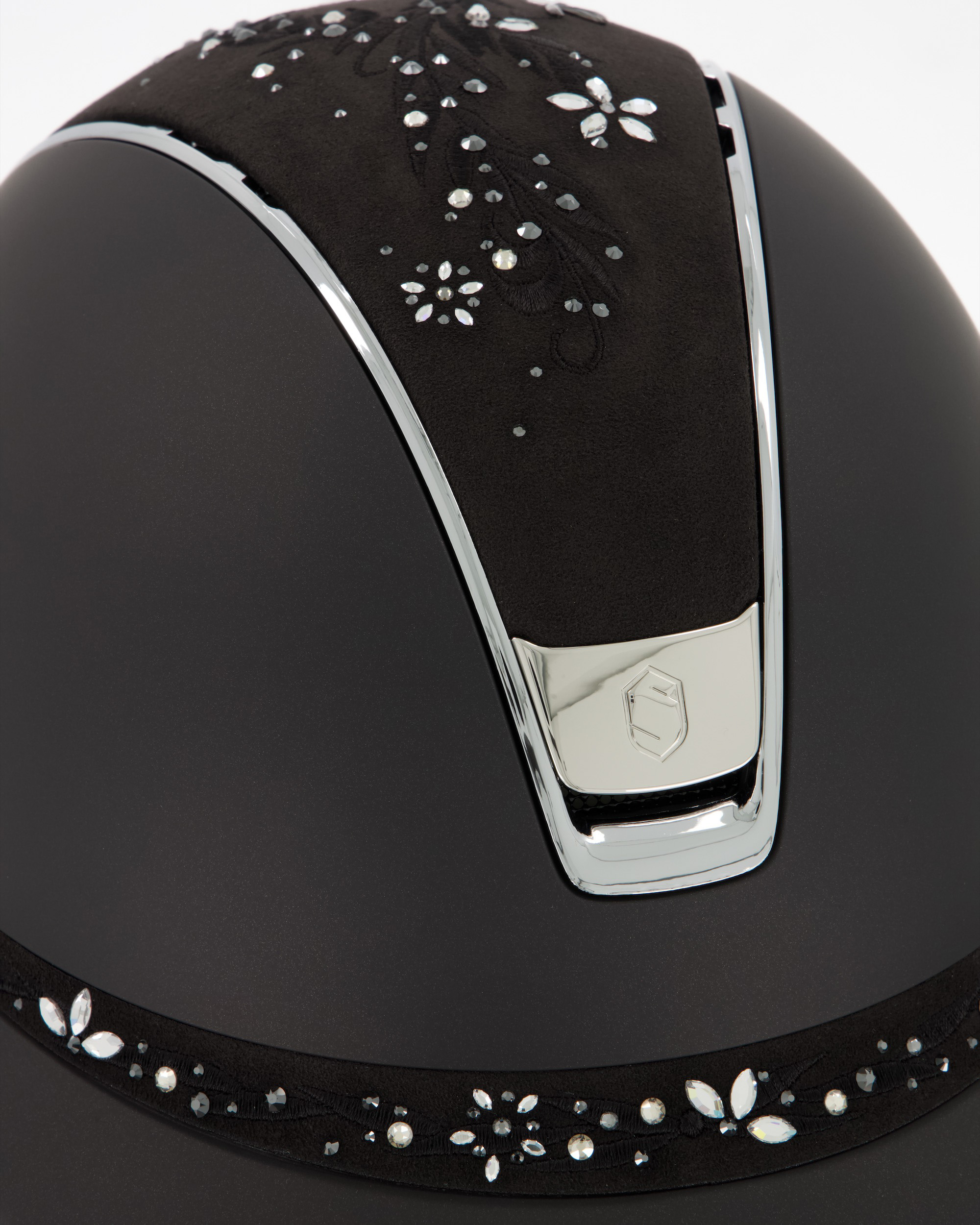 Riding helmet 2.0 Miss Shield Shadowmatt Top a. Frontal Band Flower Majestic Jewerly, Blason a. Trim Chrome Silver in black
