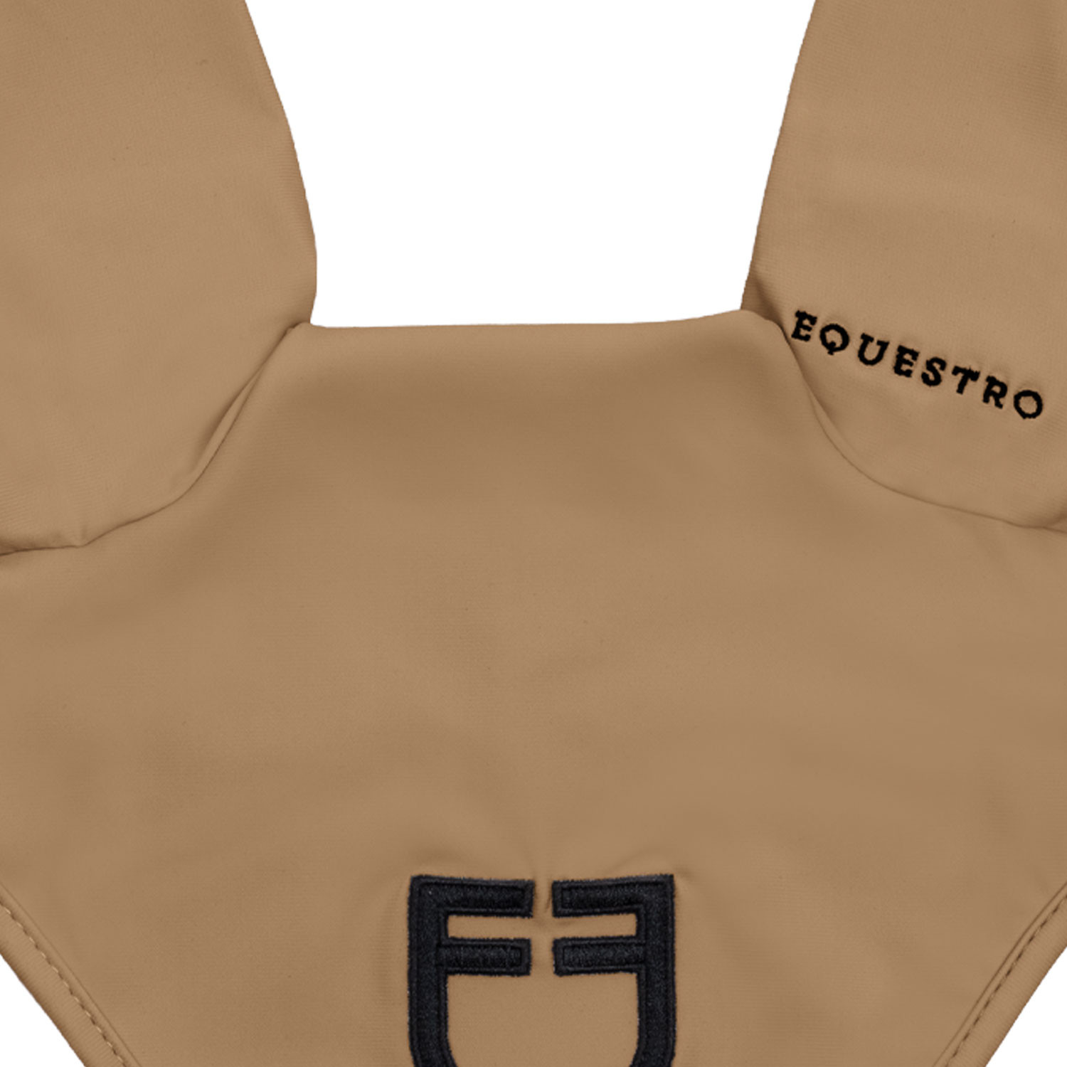 Fliegenhaube aus Funktionsgewebe mit kontrastierendem Logo