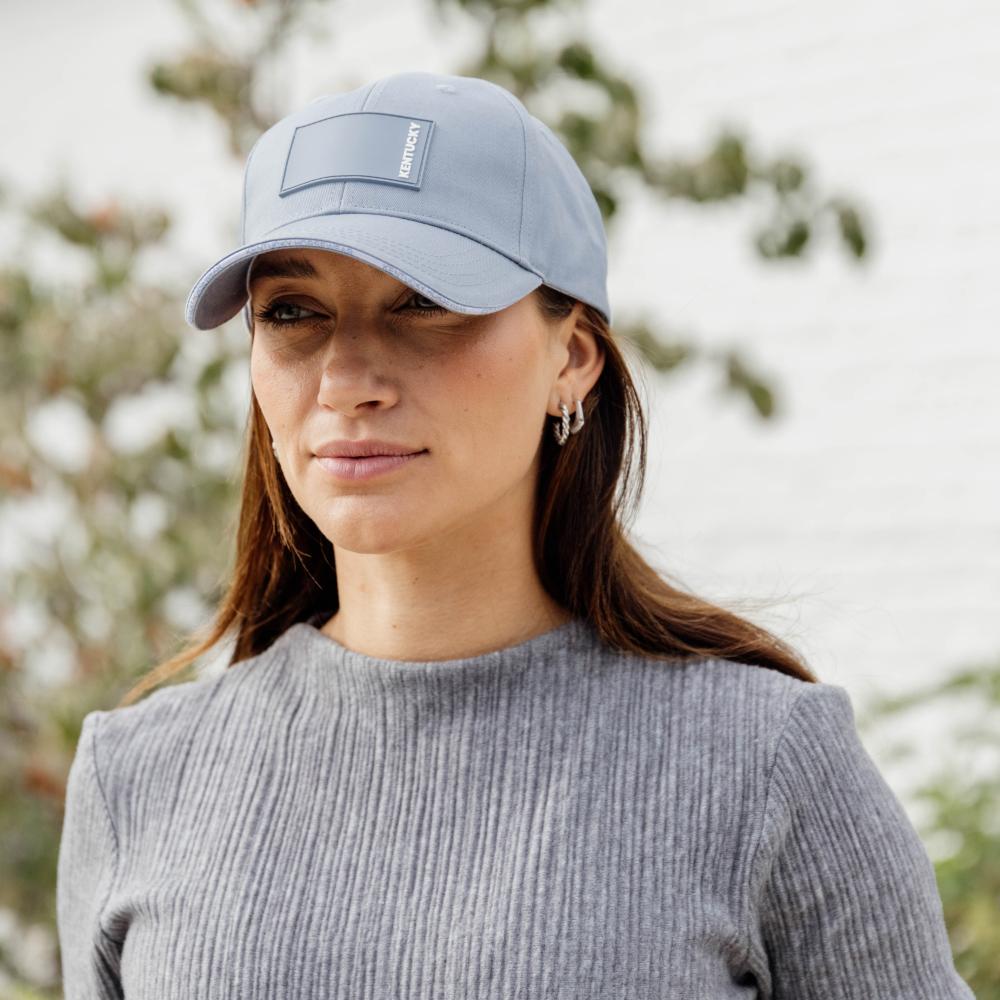 Cap with rubberised logo
