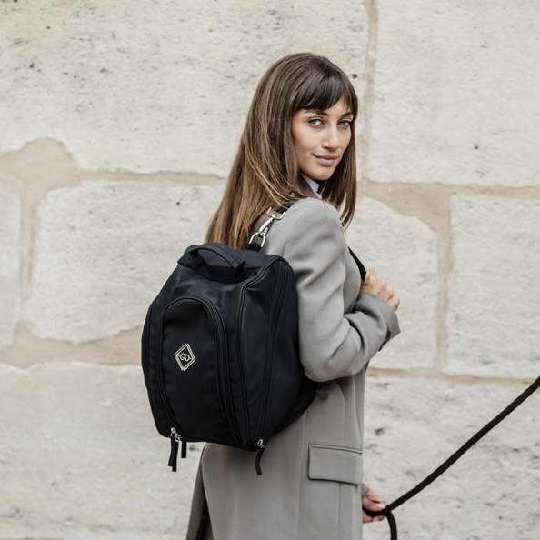 Chestnut helmet bag in black