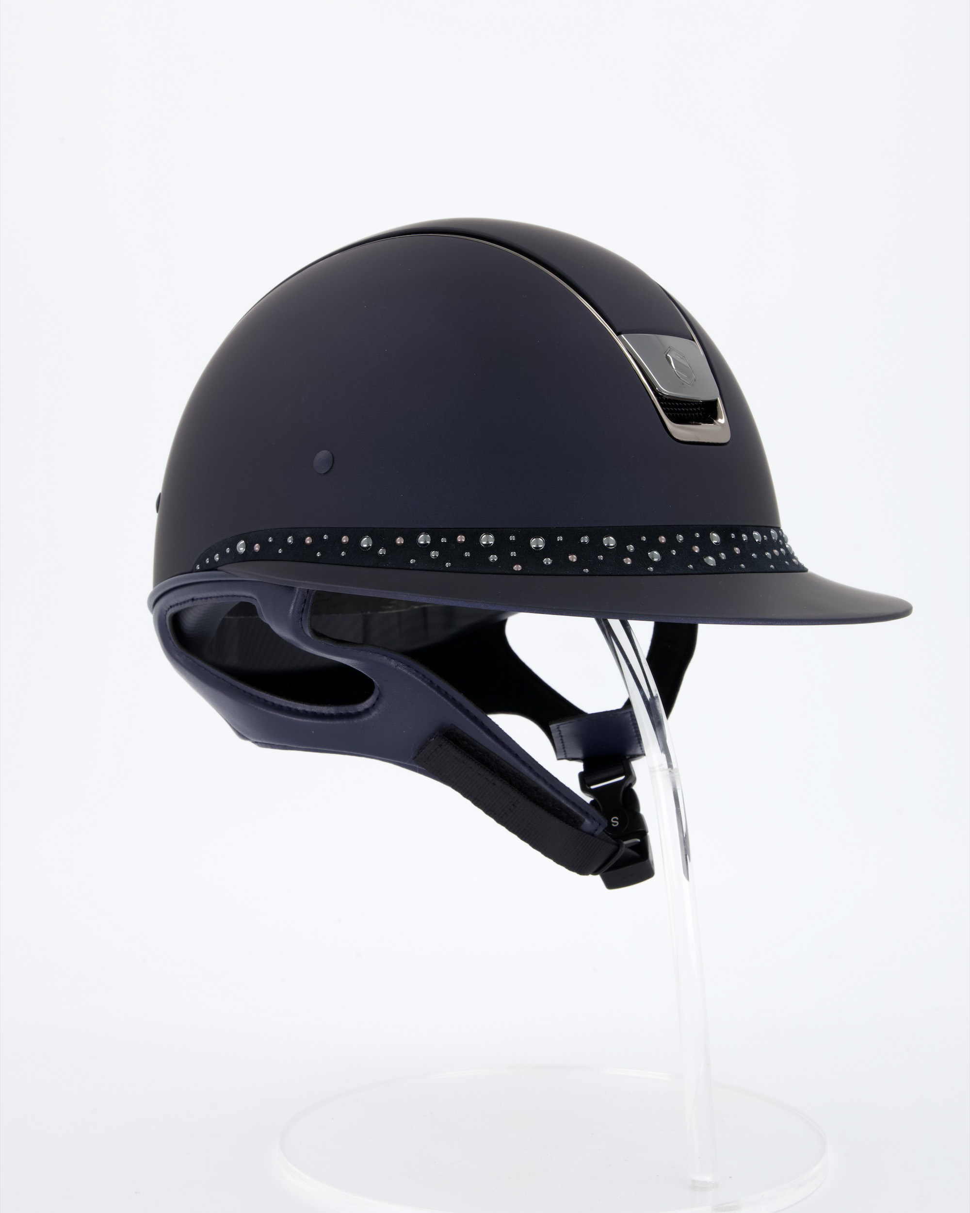 Riding helmet Miss Shield Shadowmatt, Top Shadowmatt Blue, Frontal Band Night Pearl Blue, Trim Chrome Black, Blason Chrome Black in blue