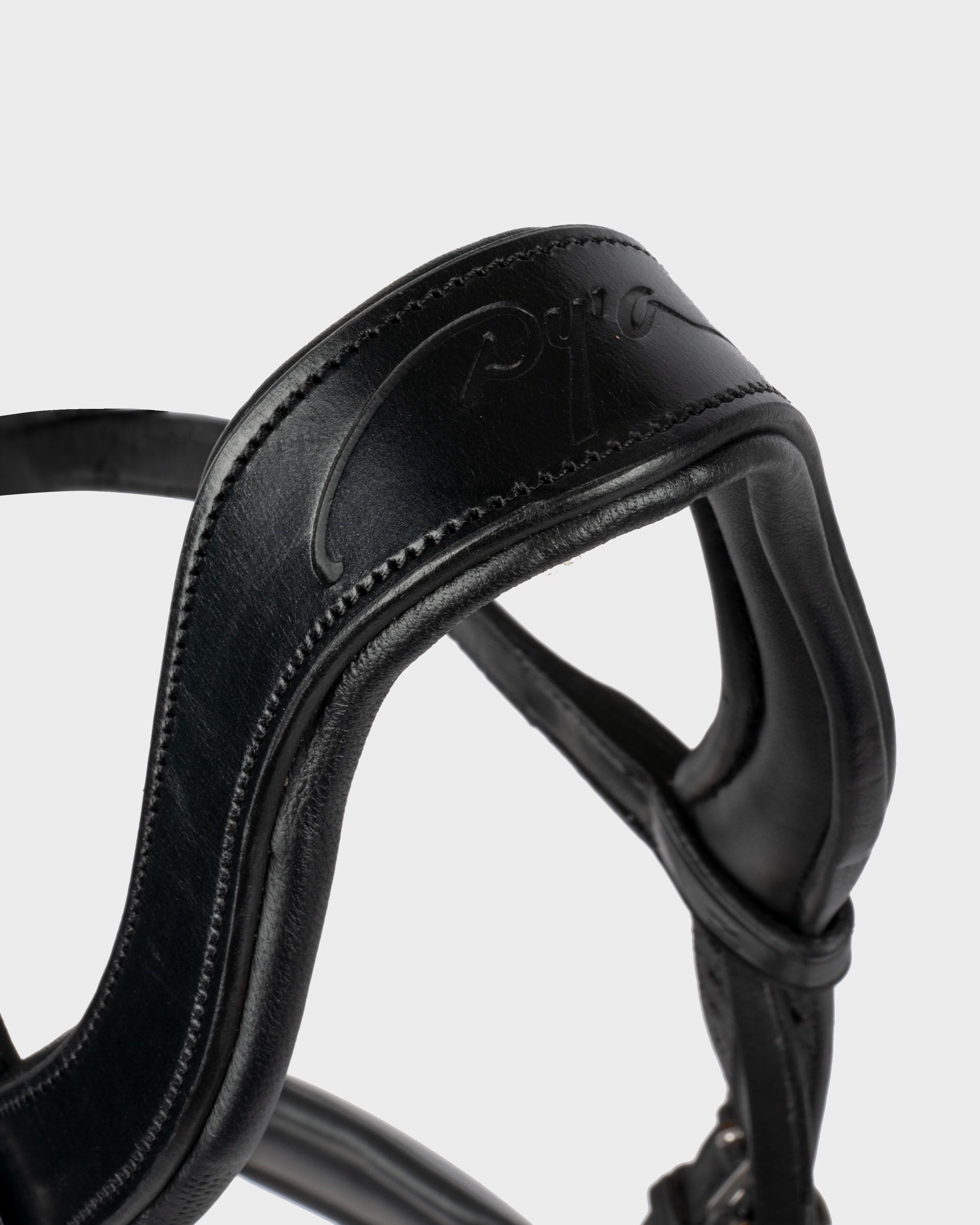 Snaffle bridle Swedish wide with patent in black