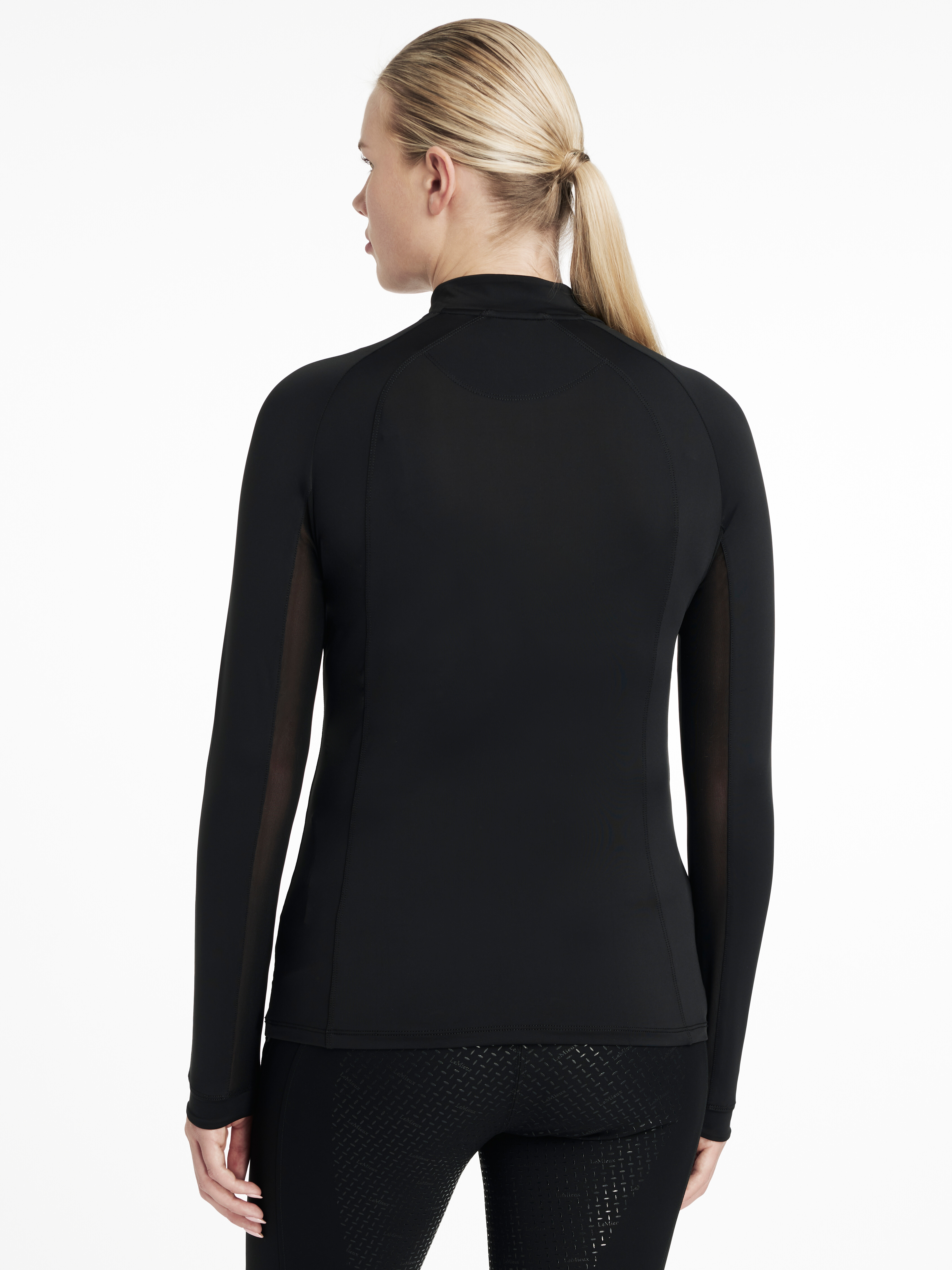 Halle Leichter Base Layer