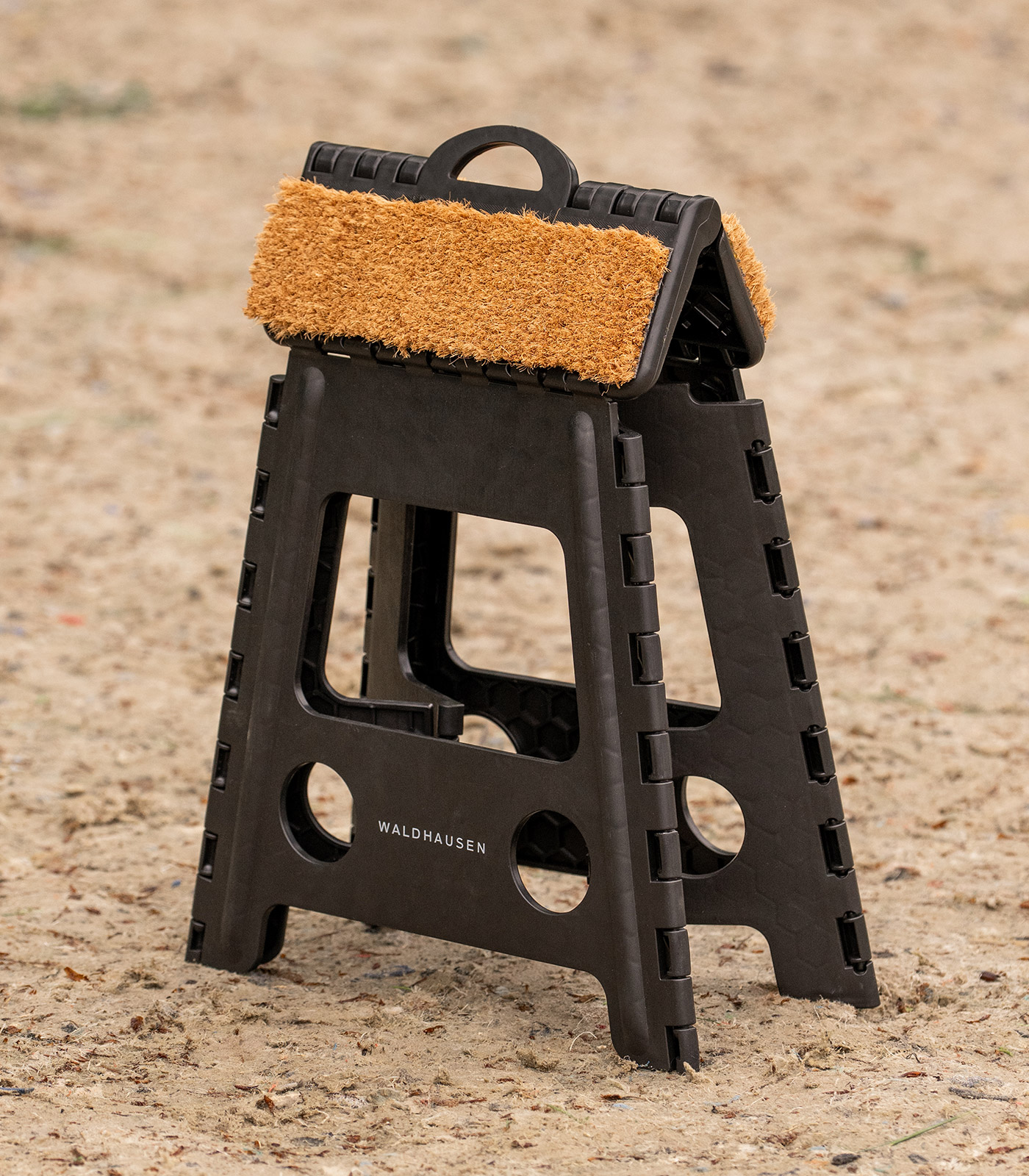 Foldable stoolwith coconut mat, 38×32×40 cm, black