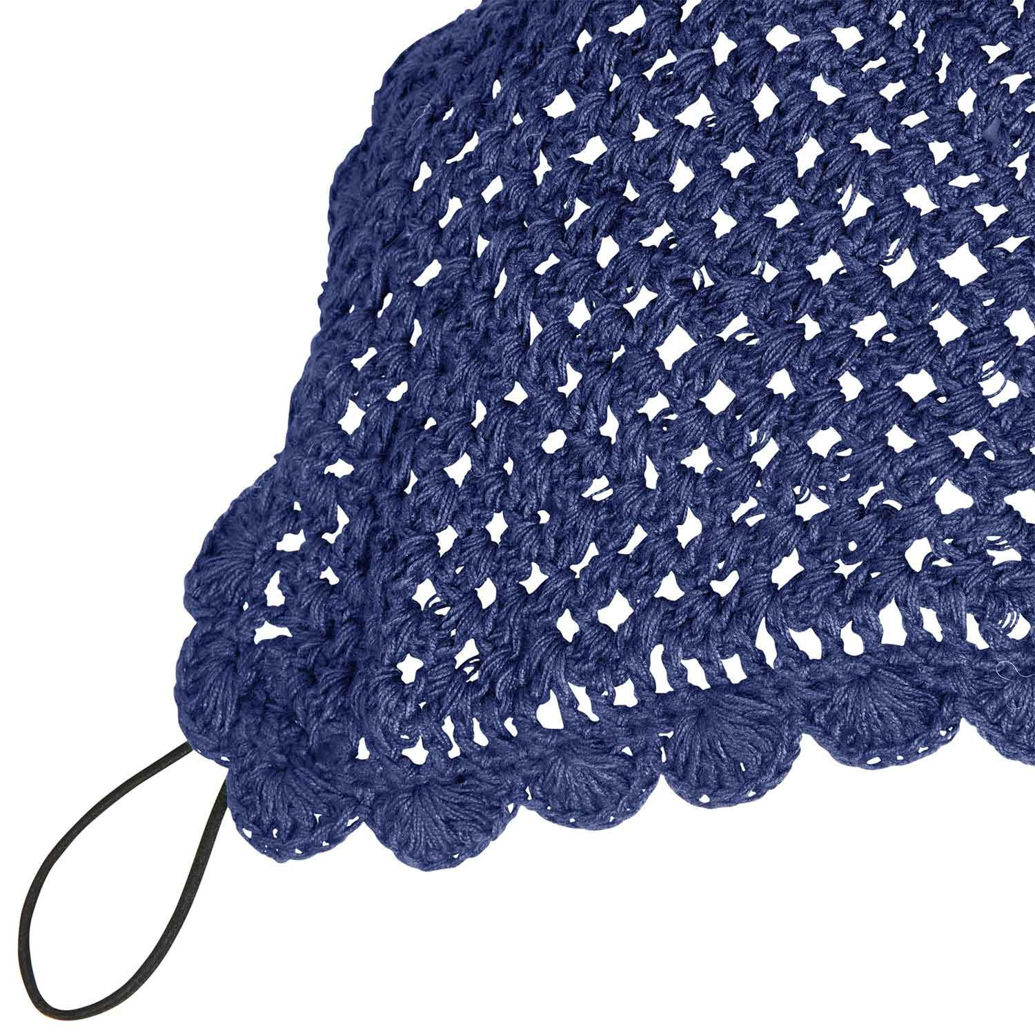 Gestrickte Fliegenhaube mit elastischem Stirnriemen