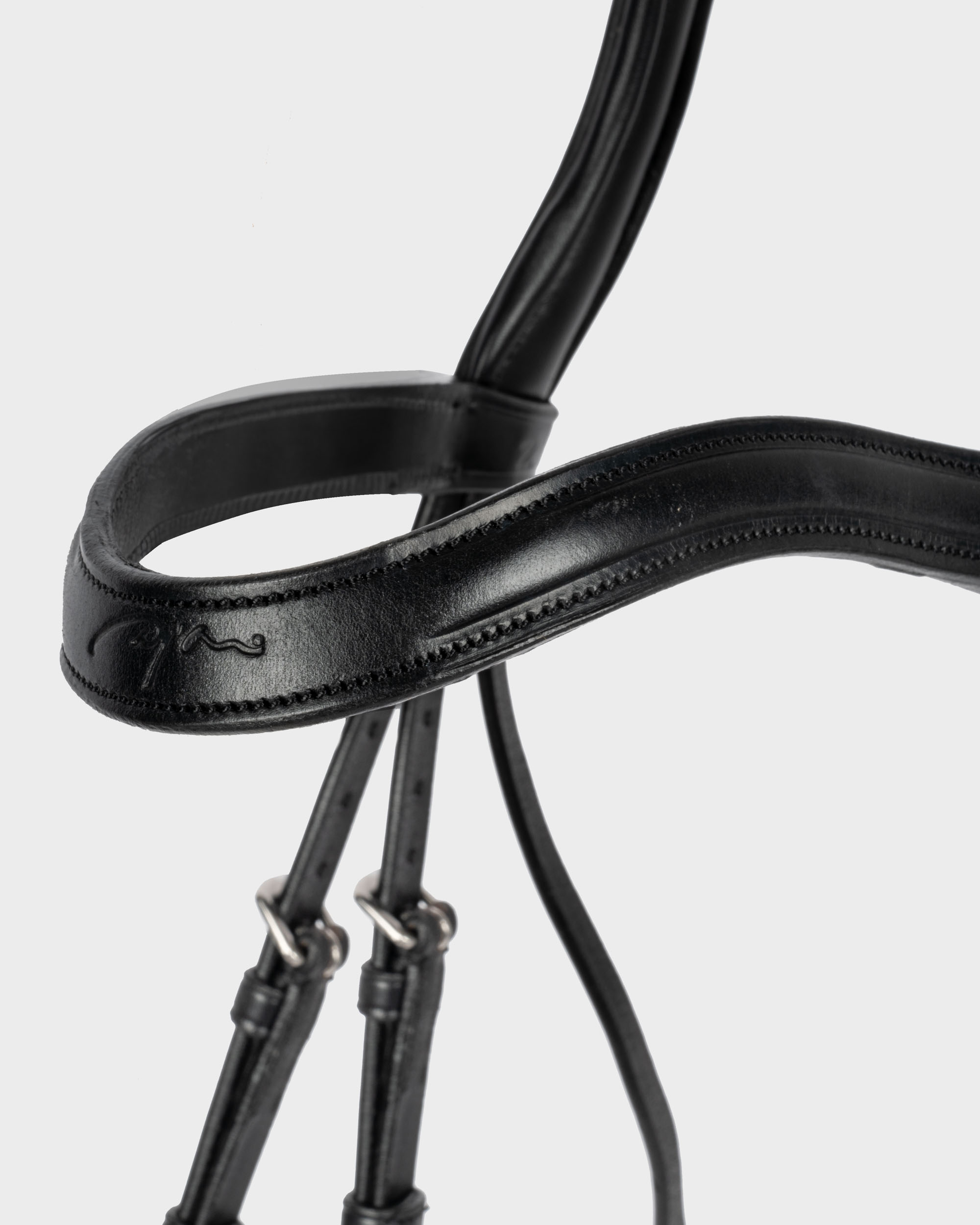 Snaffle bridle Swedish wide with patent in black