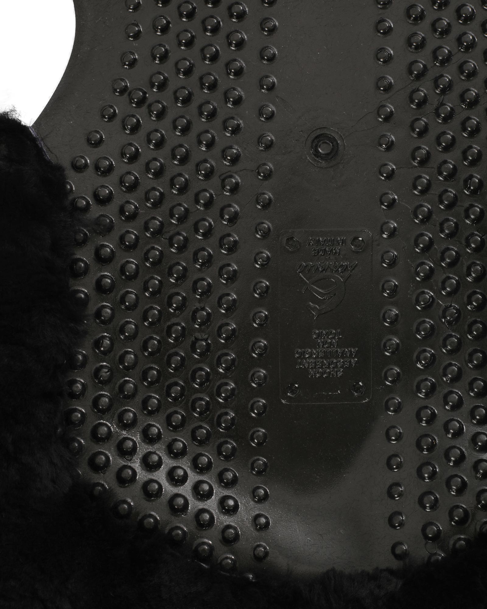 Massage gel pad with lambskin edge