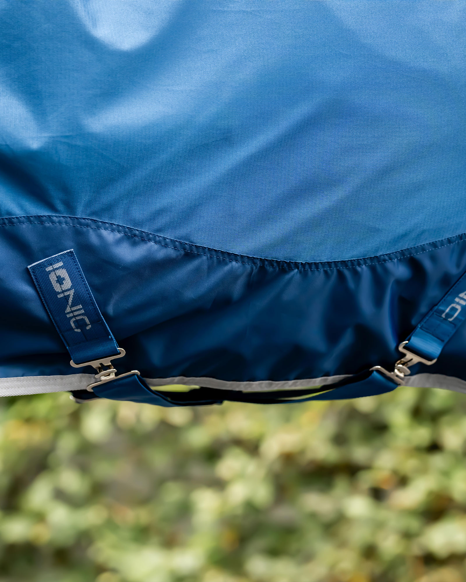 Ionic Therapy sweat rug in imperial blue