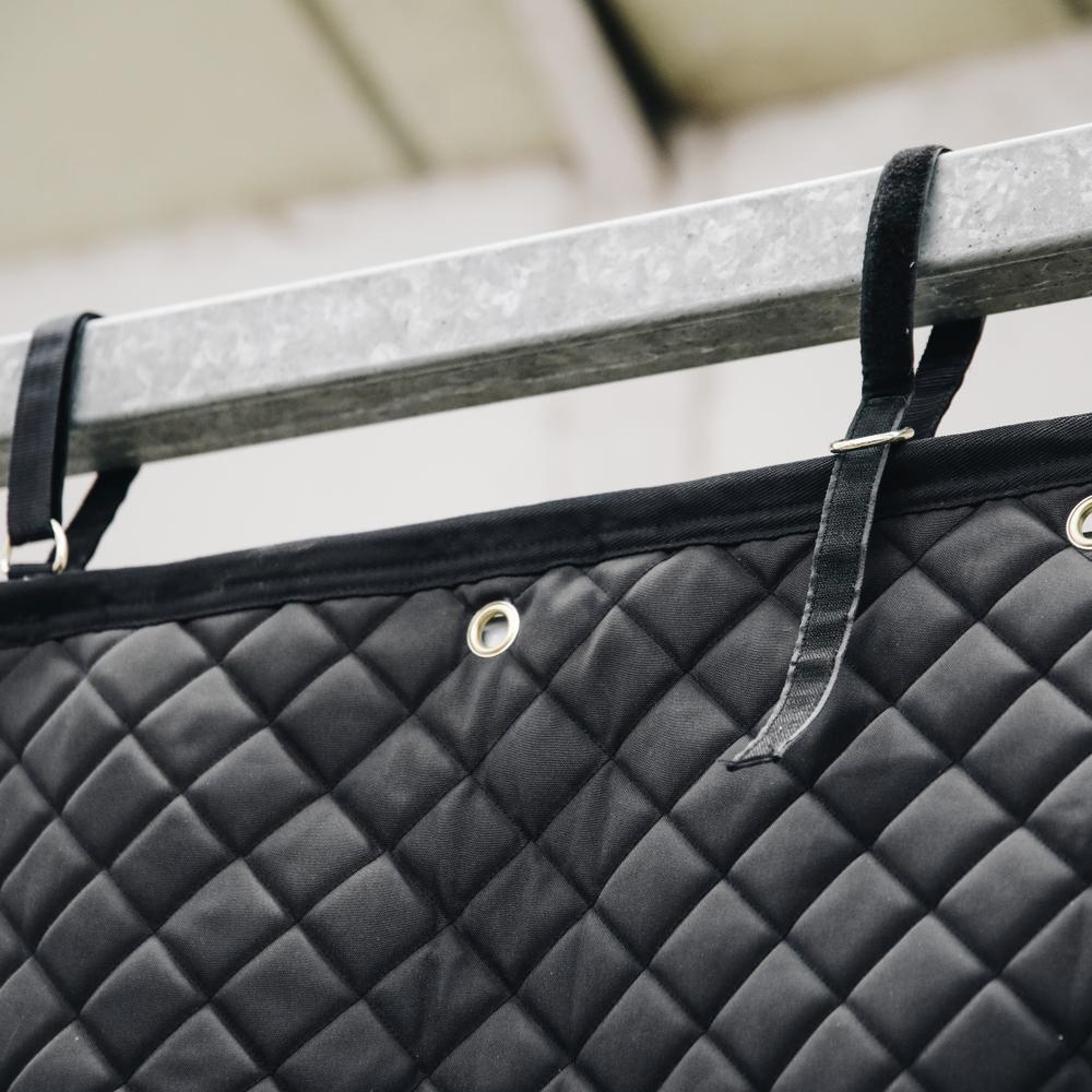 Waterproof stable curtain