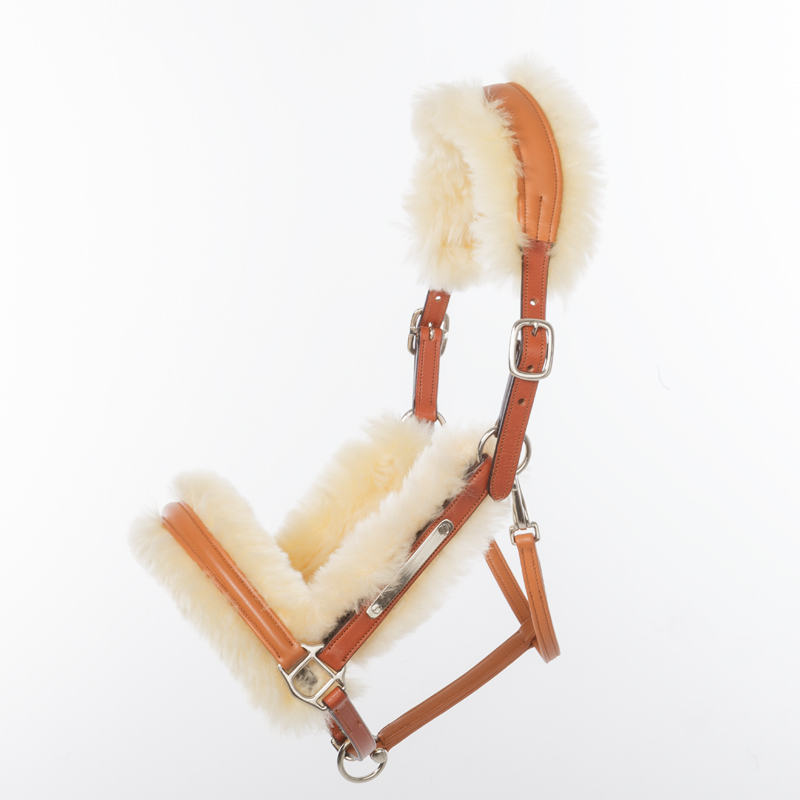 Leather halter with lambskin "Marvellous" Leather halter with lambskin "Marvellous"