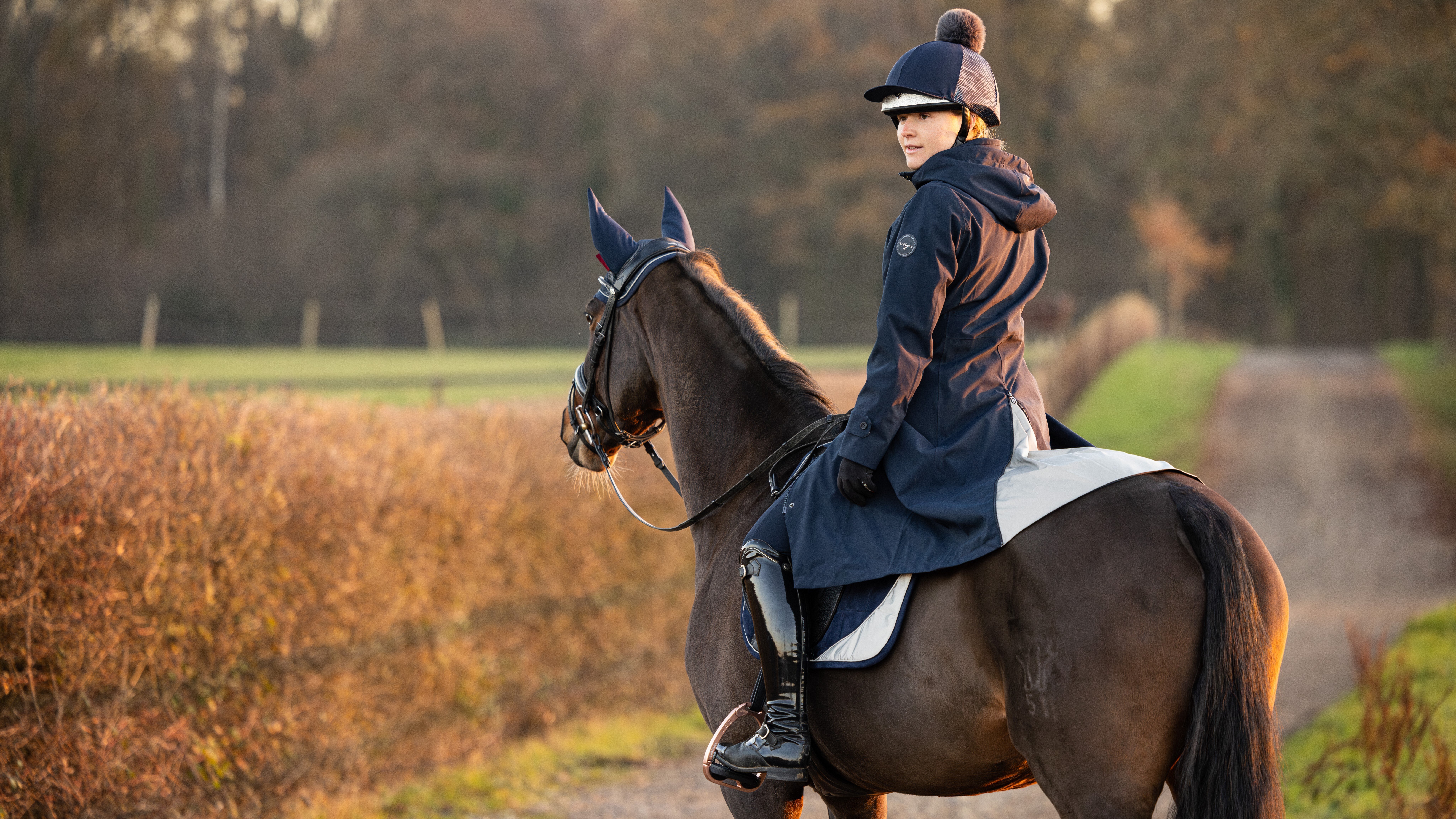 Amelie Wasserdichter Leichter Reitmantel
