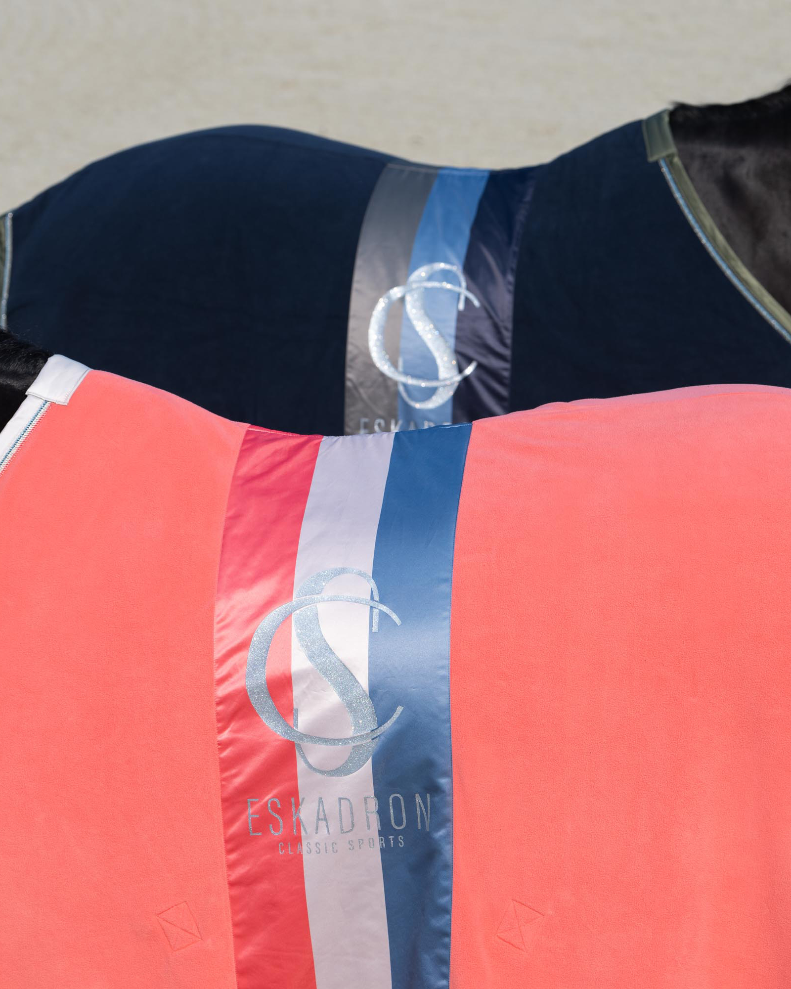 Abschwitzdecke Classic Sports Fleece Stripe