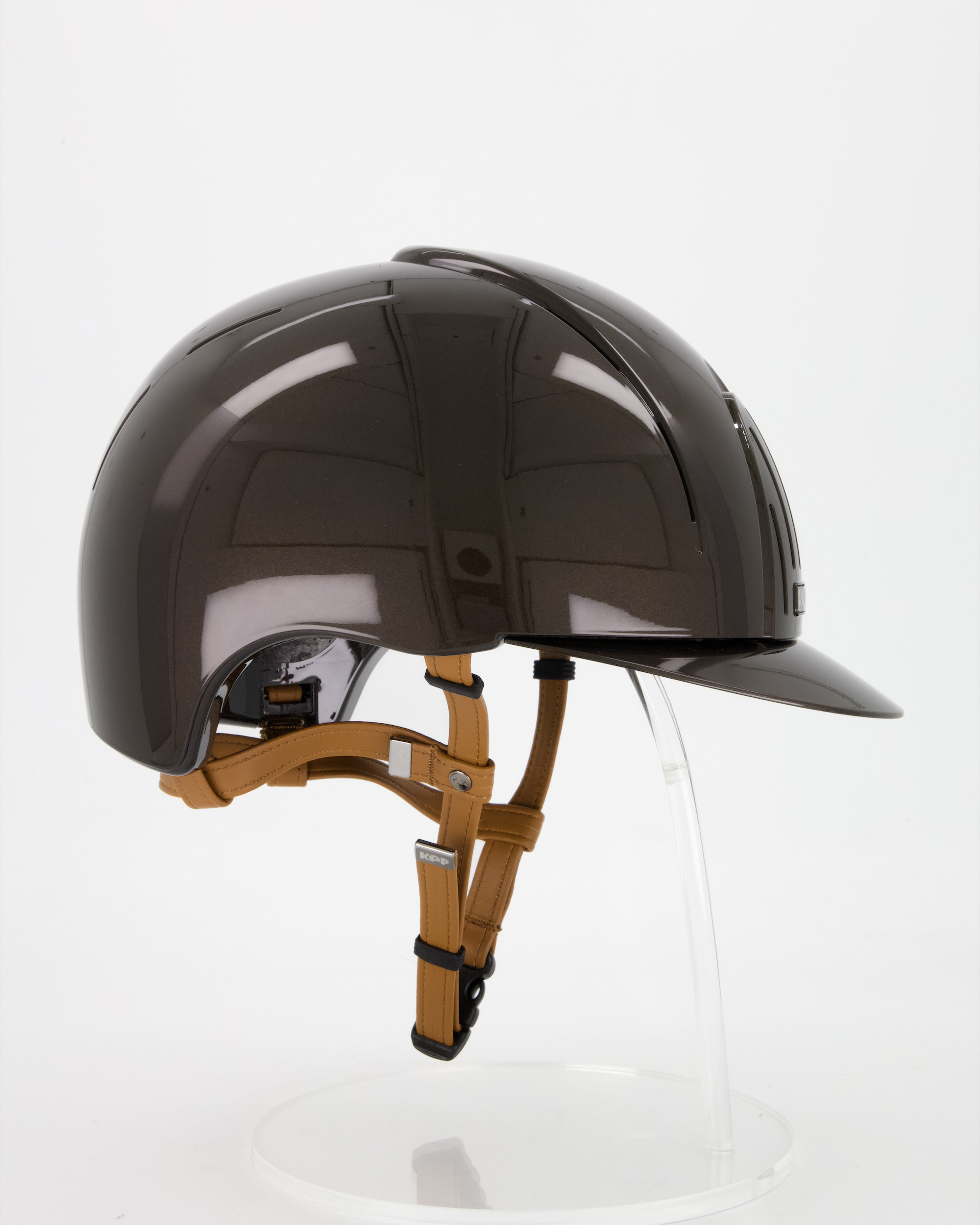 Reithelm Smart Nova Polish mit beigen Kinnriemen