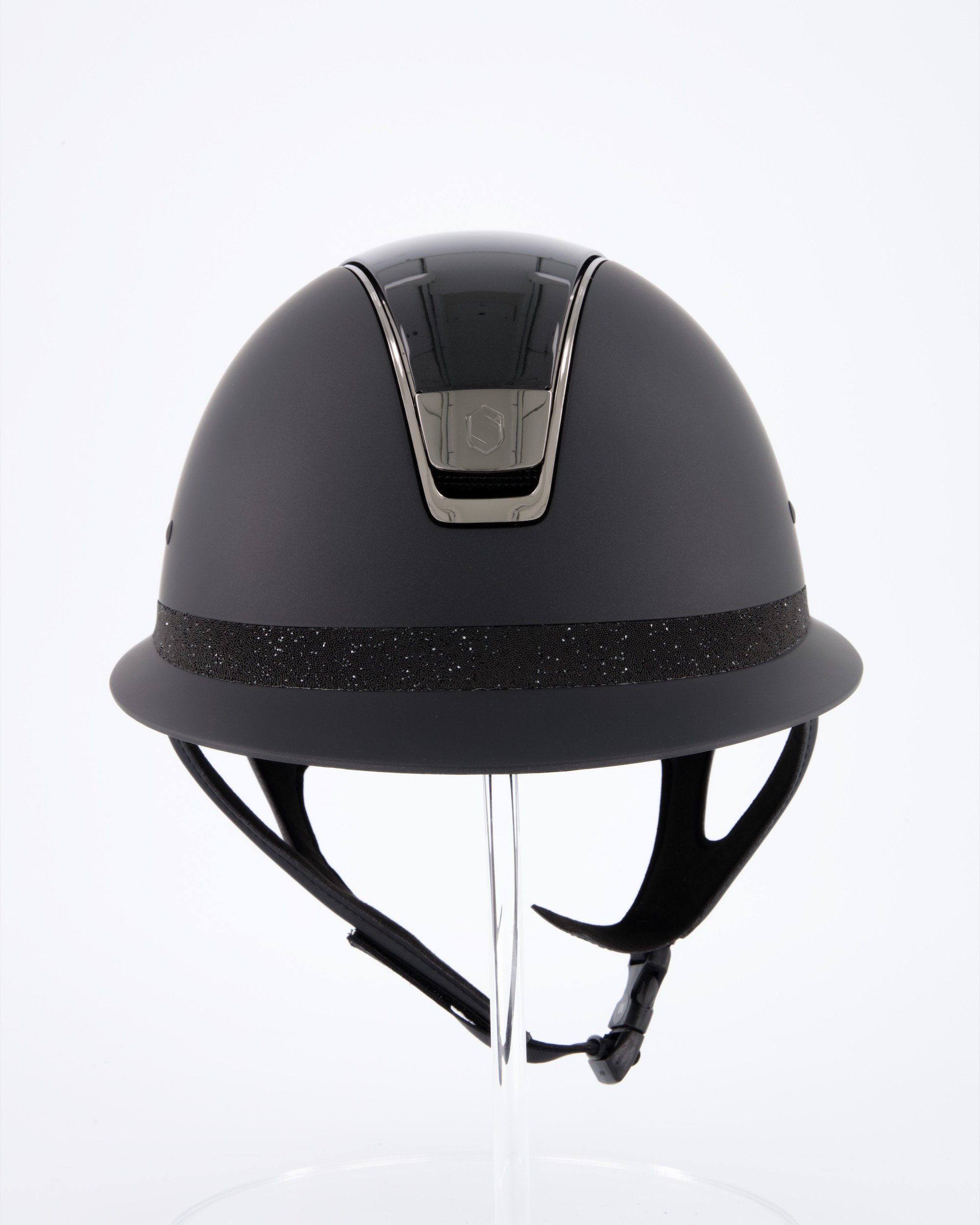 Miss Shield Shadowmatt Black, Top Shadow Glossy Metallic Black, Frontal Band Crystal Fabric Swarovski Black, Trim Chrome Black, Blason Chrome Black
