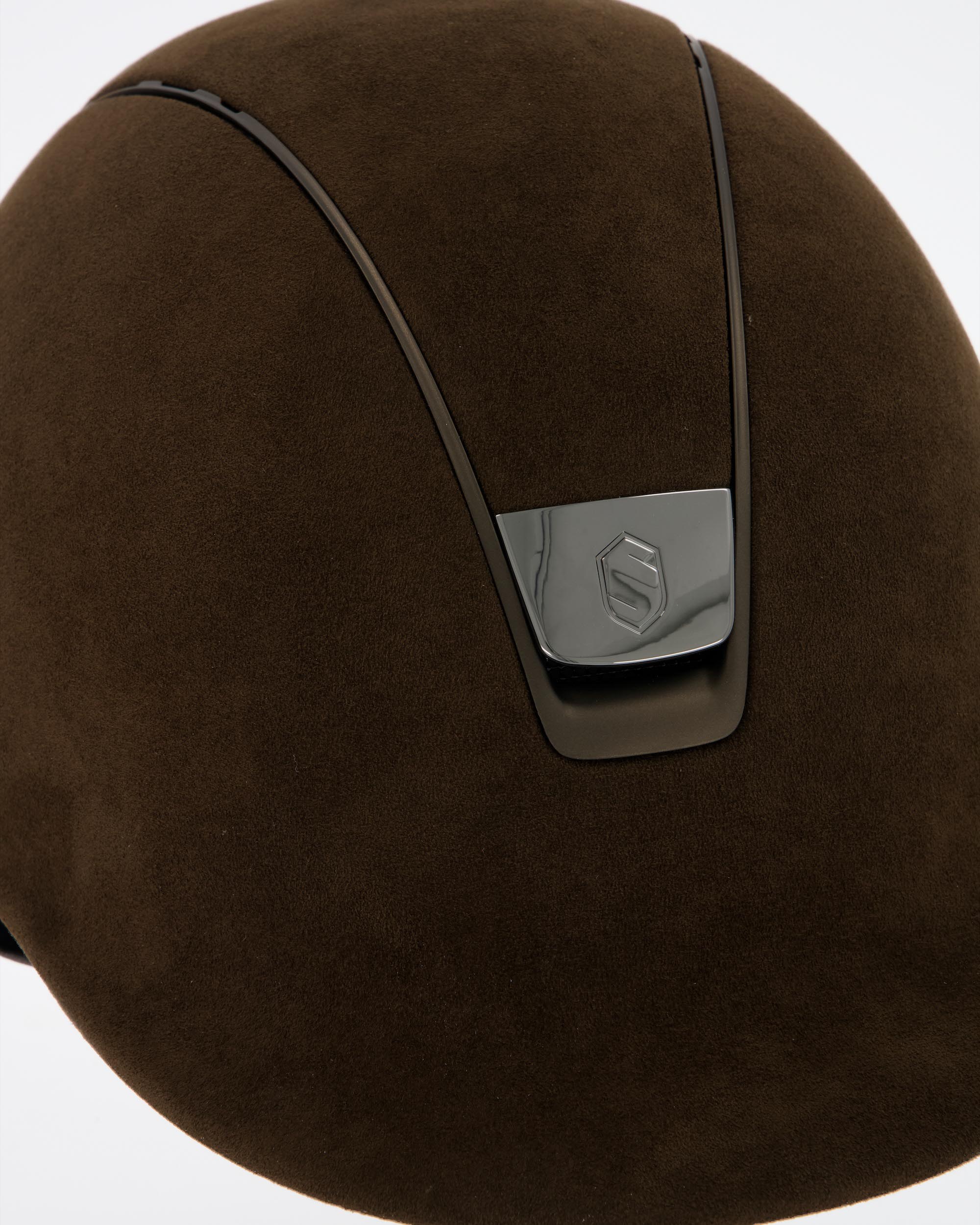 Reithelm Premium Alcantara Matt Bronze in braun