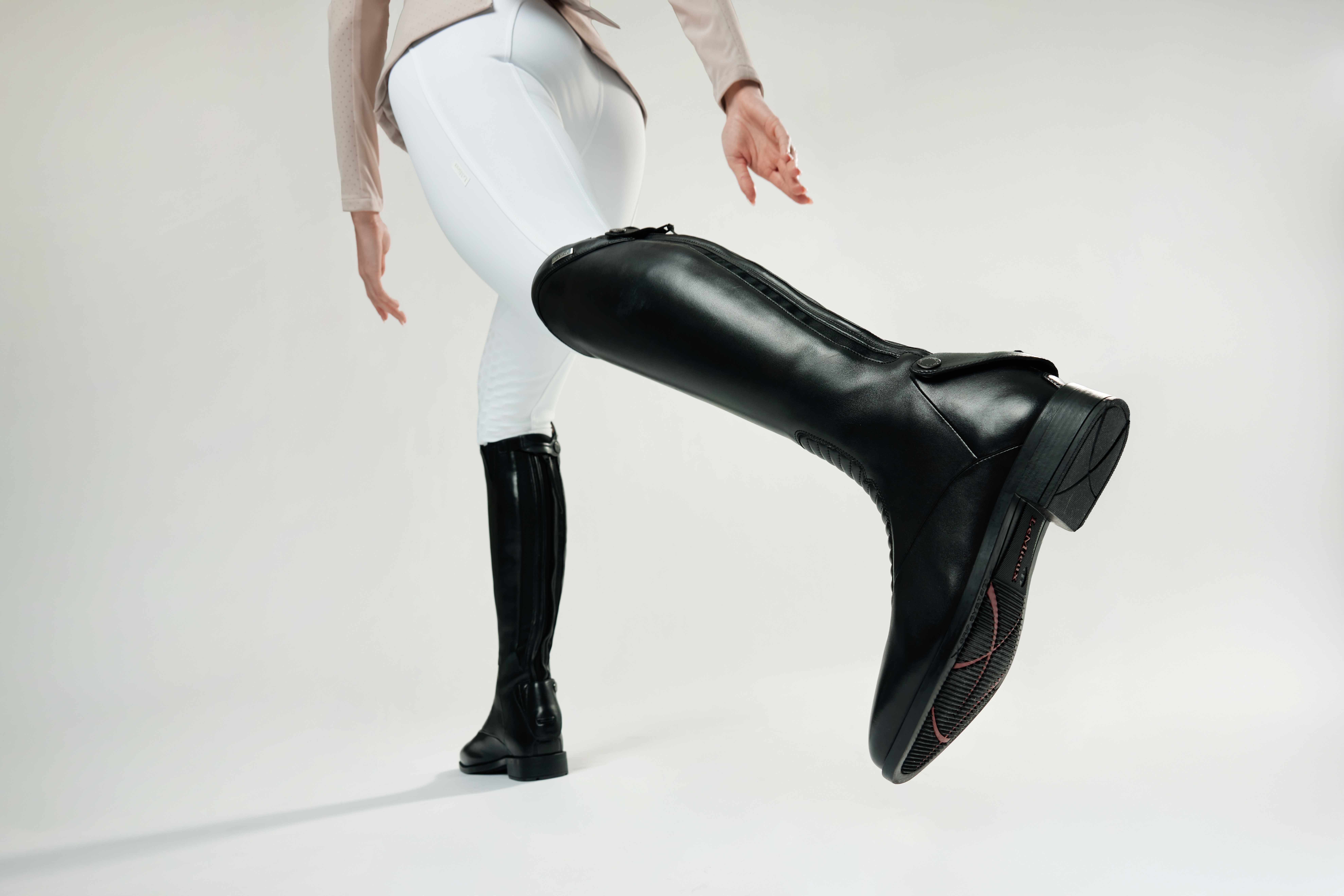 Essence gesteifter Reitstiefel