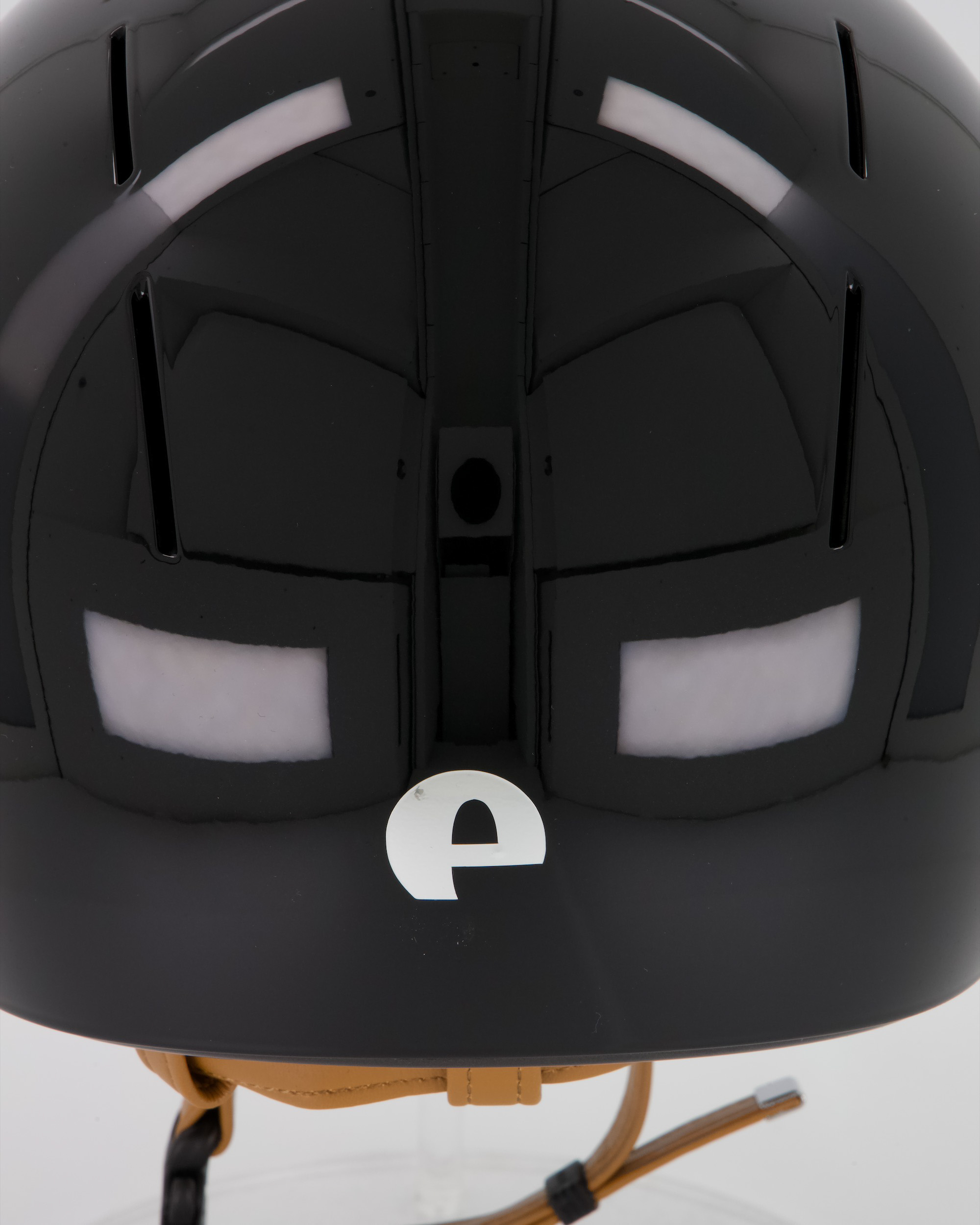 Reithelm Smart Nova Polish mit beigen Kinnriemen